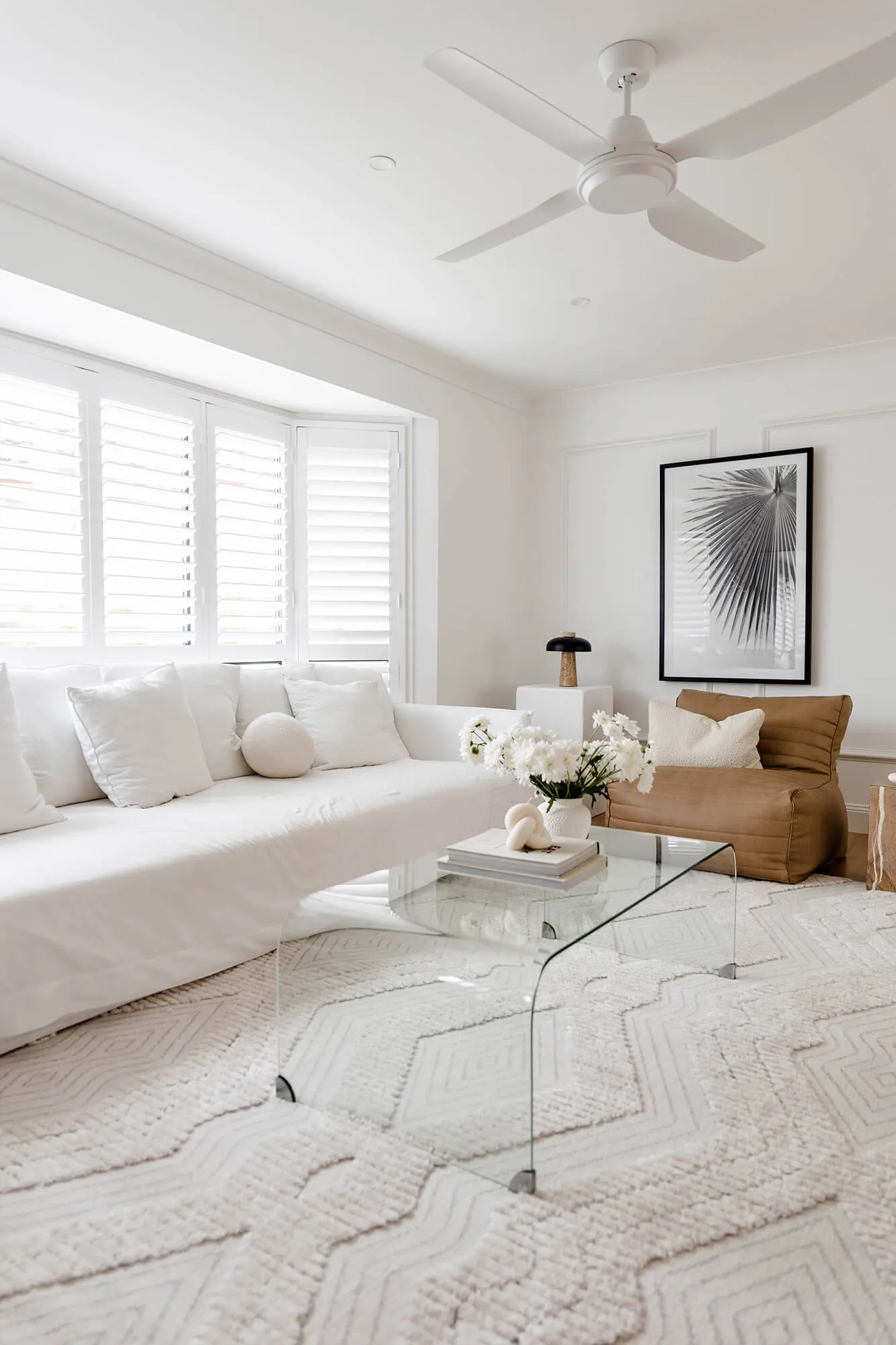 Dayna Ivory and Grey Textured Diamond Tribal Rug