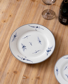 Delicate Blue Floral Dinner Platemodern kitchen decor ,kitchen dinner set ,dinnerware 