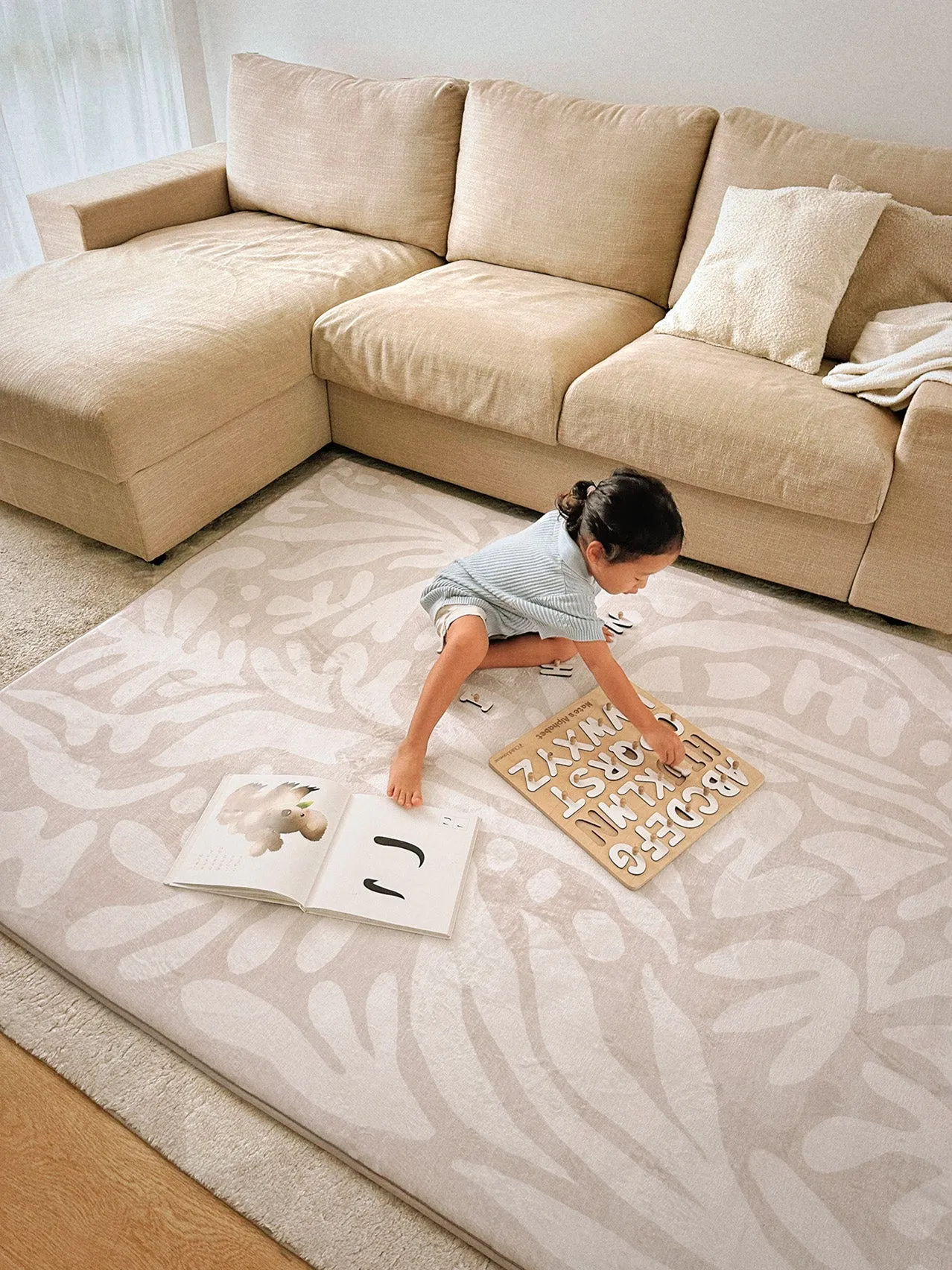Didi Grey Cream Leaves Rollie Pollie Playmat