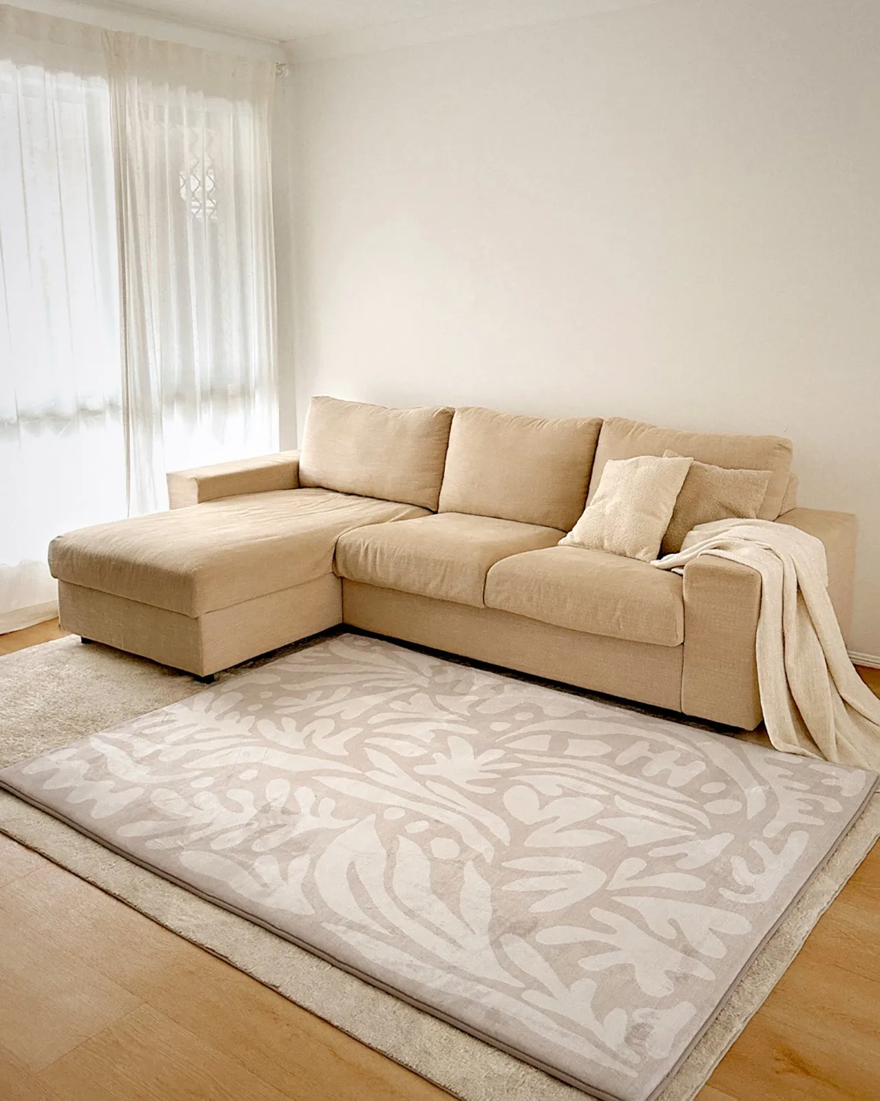 Didi Grey Cream Leaves Rollie Pollie Playmat