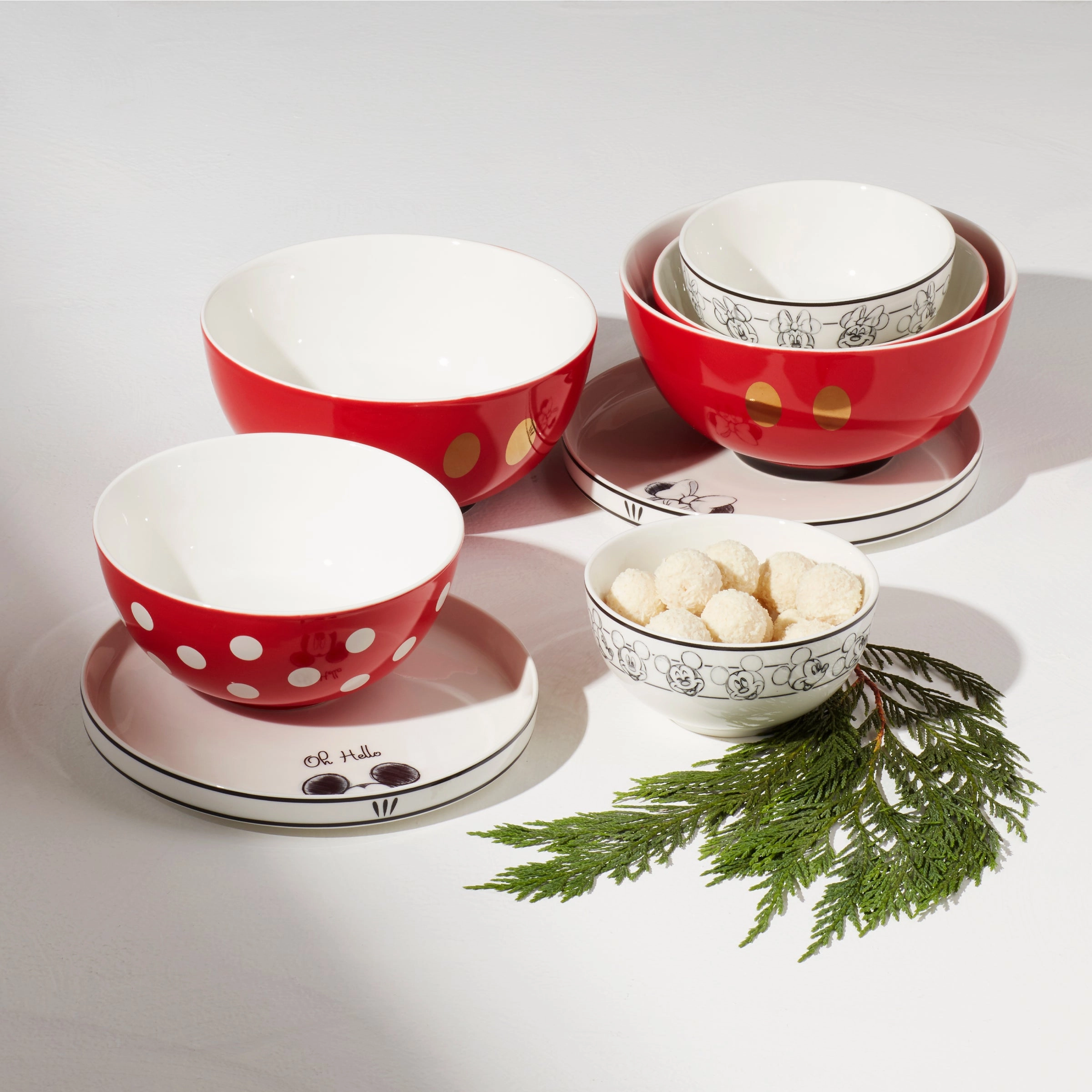 Disney 8-Piece Nesting Dinnerware Set