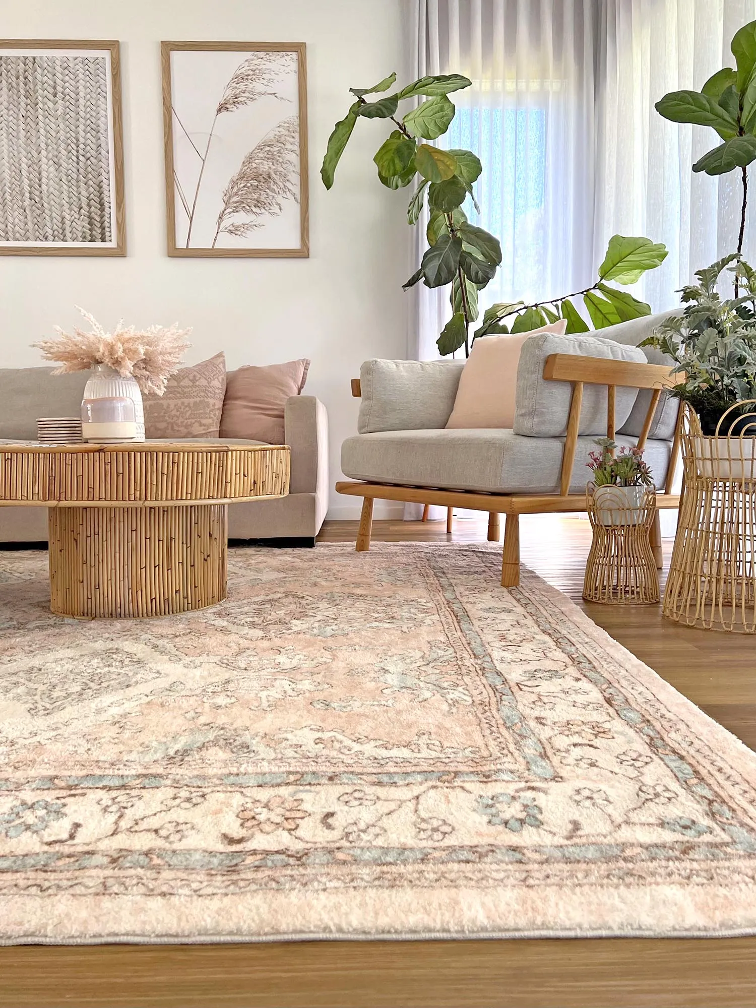 Edwina Peach and Blue Distressed Washable Rug