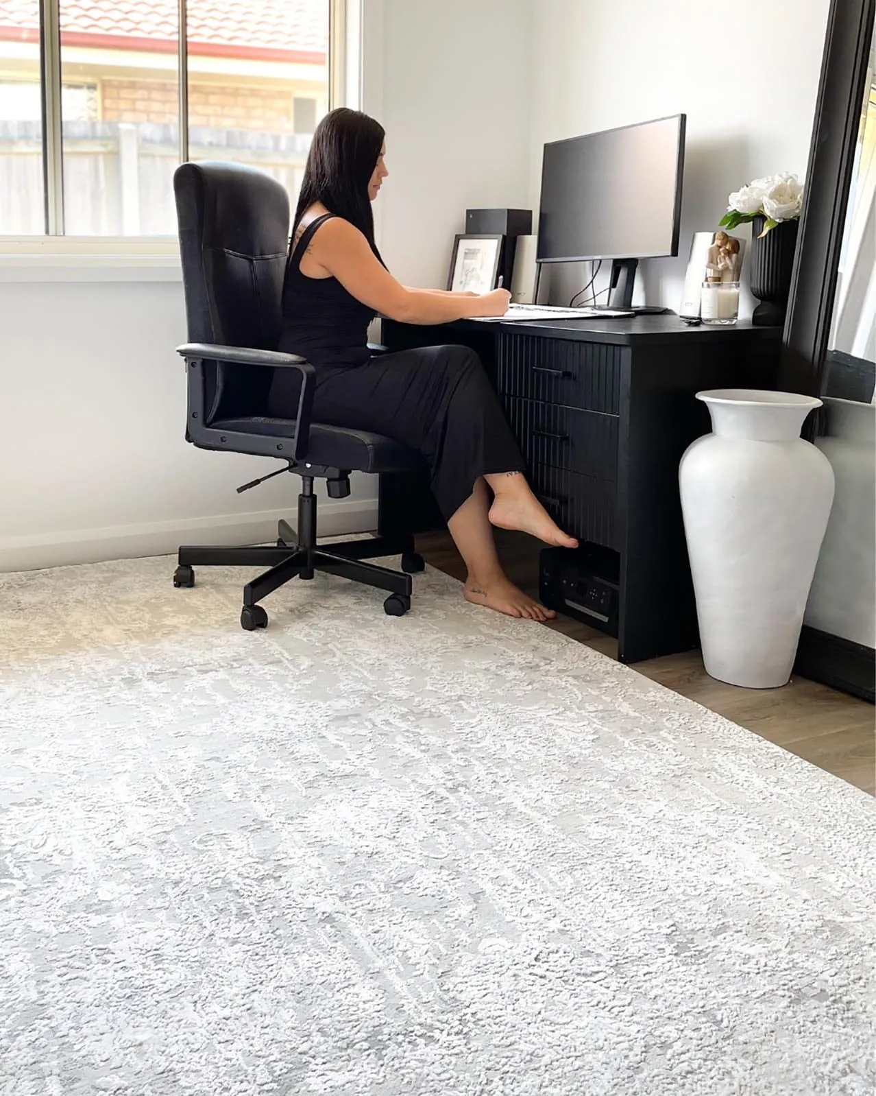 Ellery Grey Ivory Distressed Floral Rug