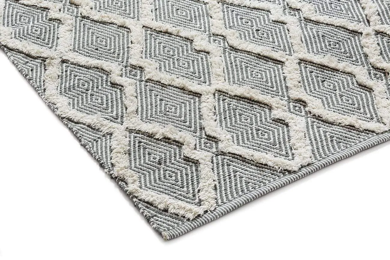 Emelie Monochrome Diamond Tufted Indoor Outdoor Rug *NO RETURNS UNLESS FAULTY