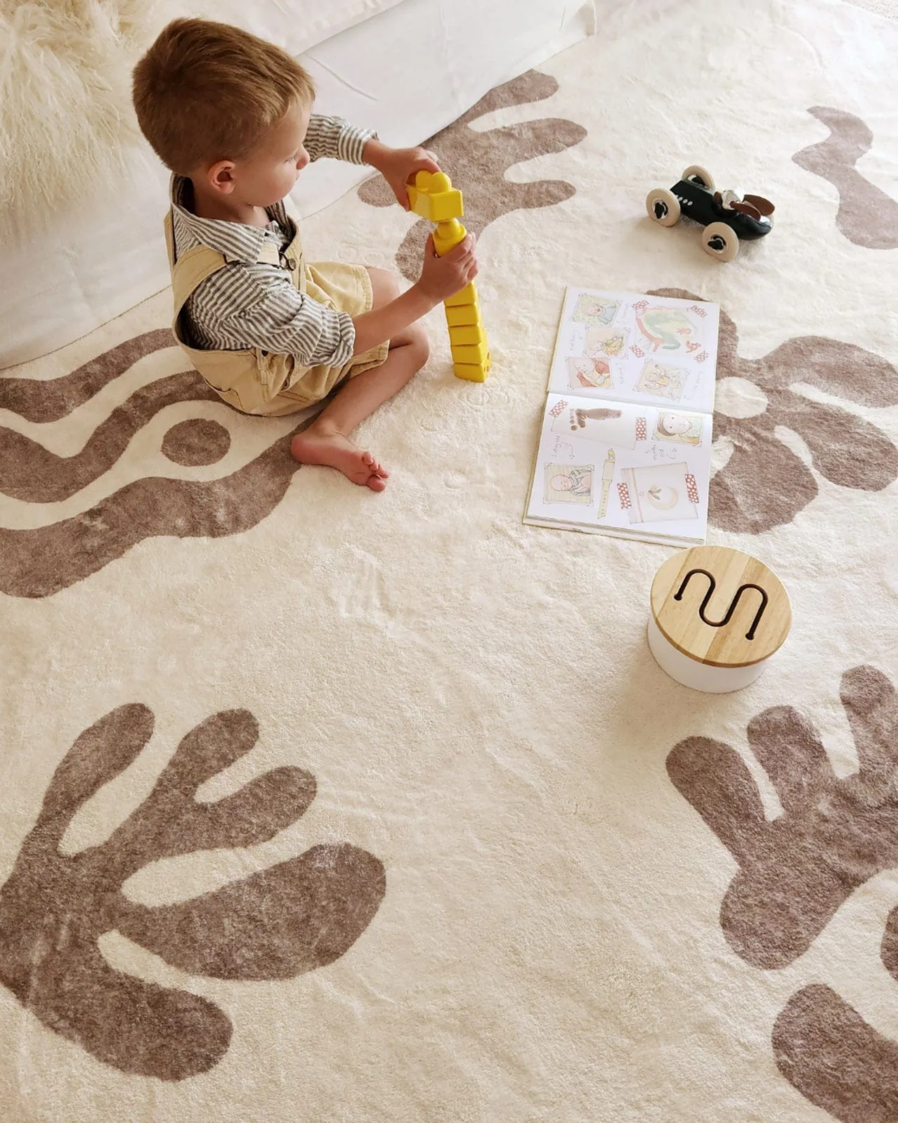 Esilda Brown Abstract Washable Rug