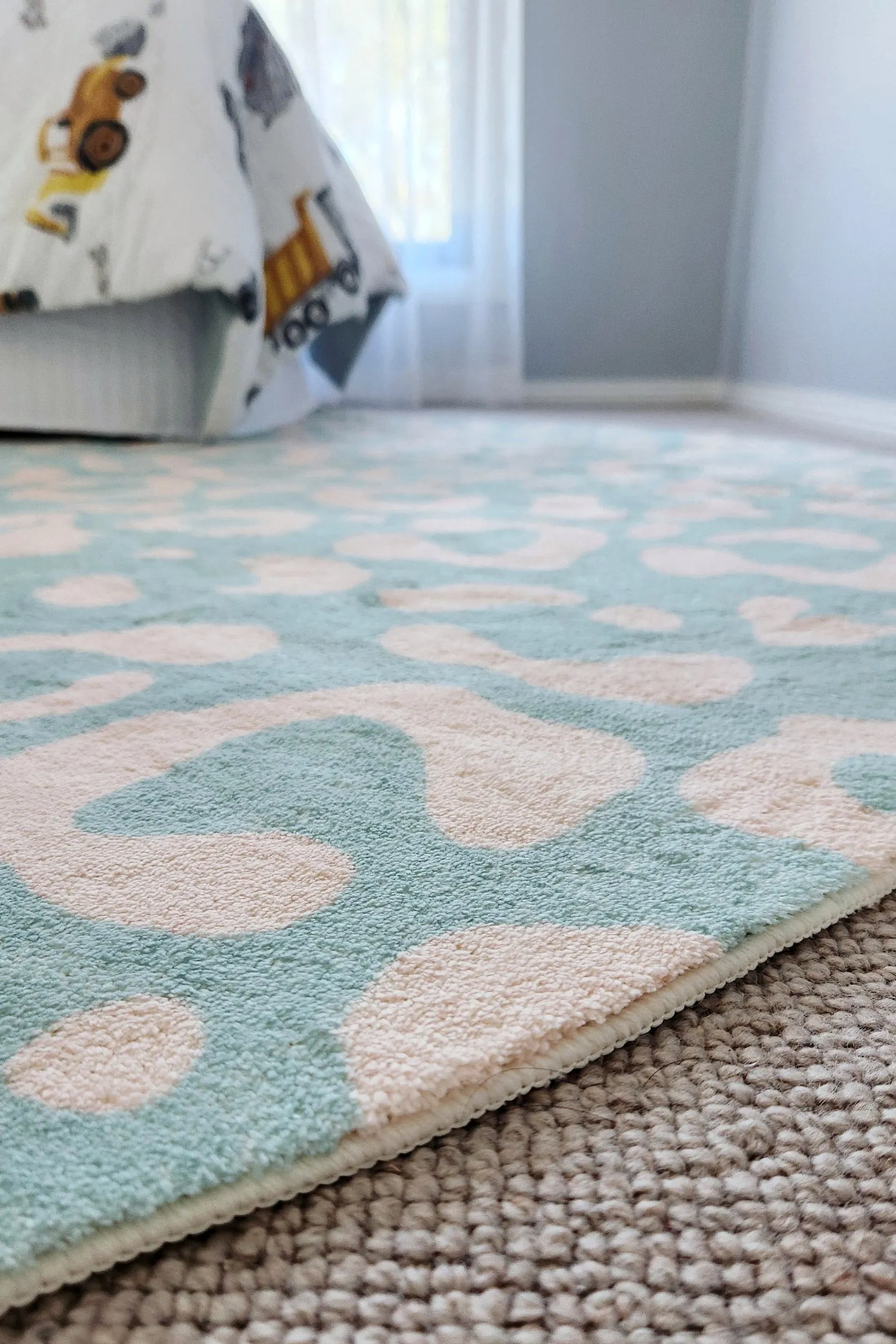 Esmeralda Pink and Green Washable Round Rug *NO RETURNS UNLESS FAULTY