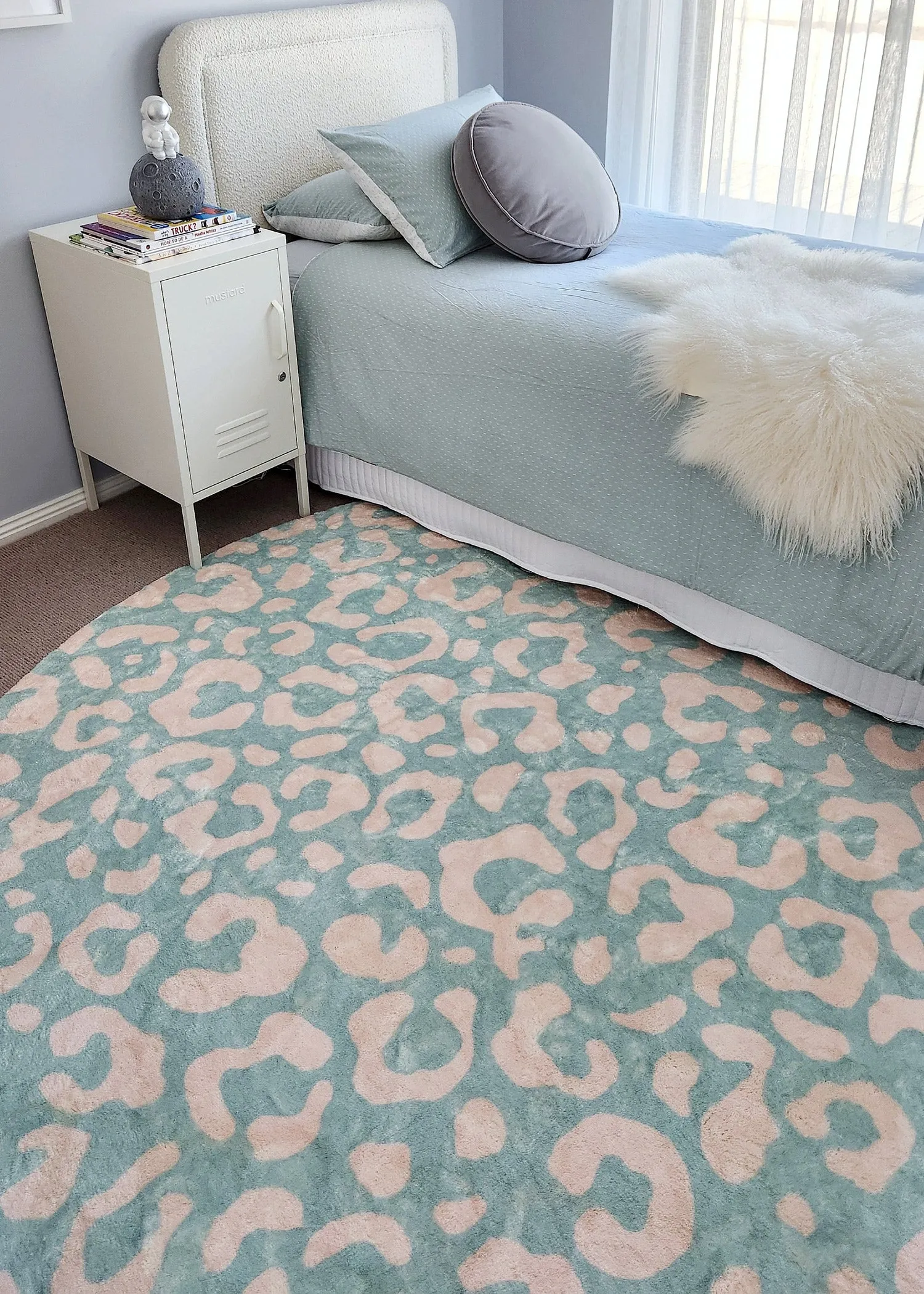 Esmeralda Pink and Green Washable Round Rug *NO RETURNS UNLESS FAULTY