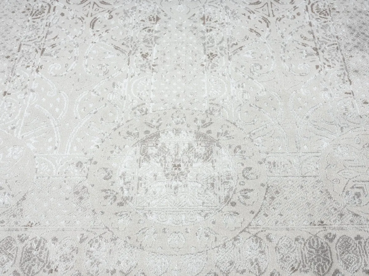Esmeray Ivory And Grey Traditional Distressed Rug *NO RETURNS UNLESS FAULTY