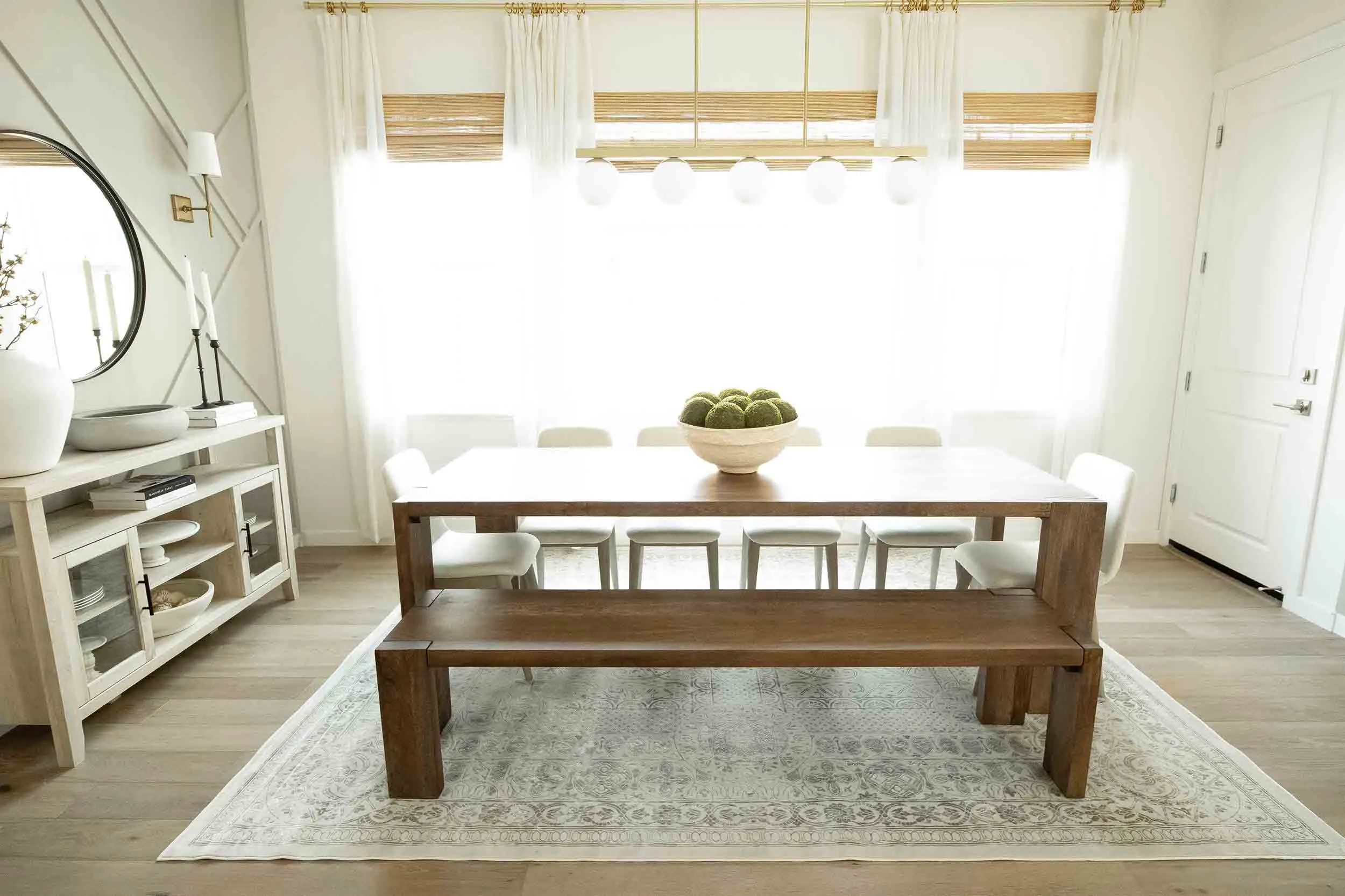 Esmeray Ivory And Grey Traditional Distressed Rug *NO RETURNS UNLESS FAULTY