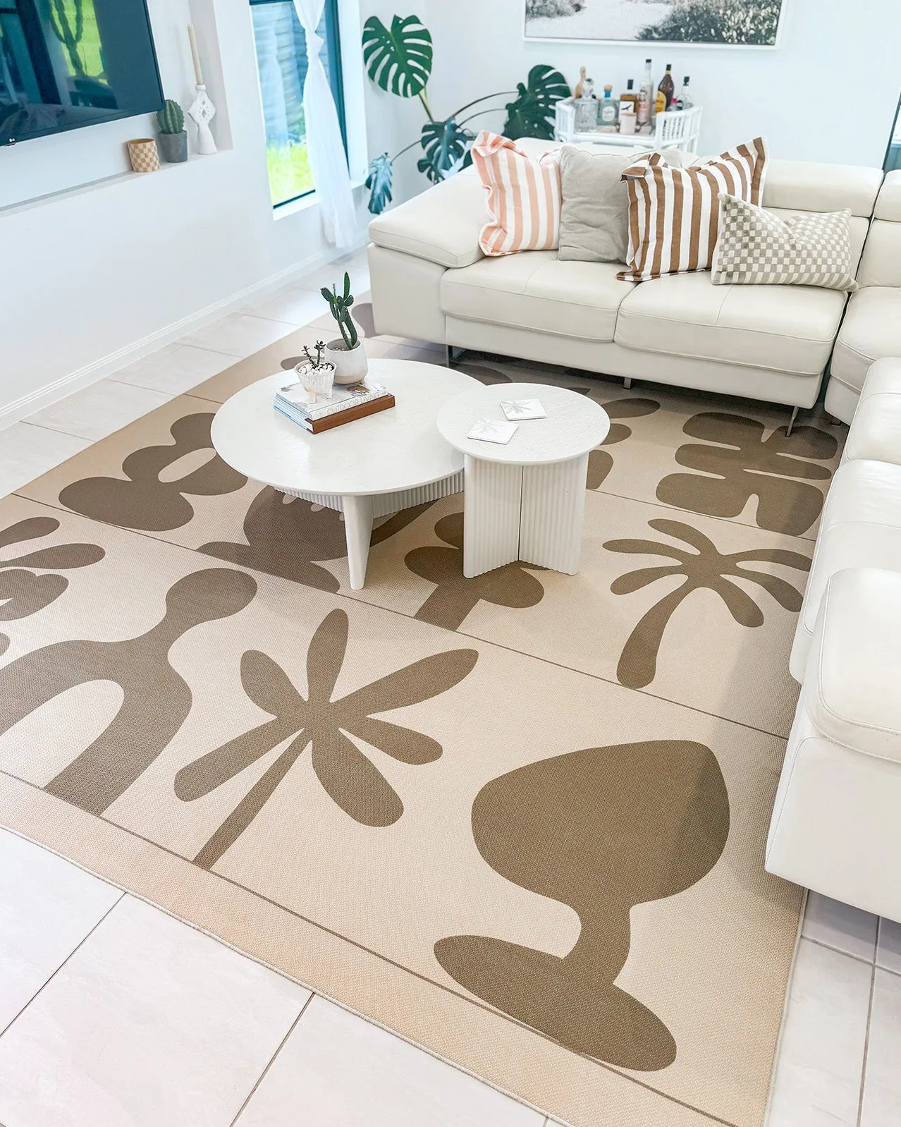 Esnir Beige Graphic Indoor Outdoor Washable Rug *NO RETURNS UNLESS FAULTY