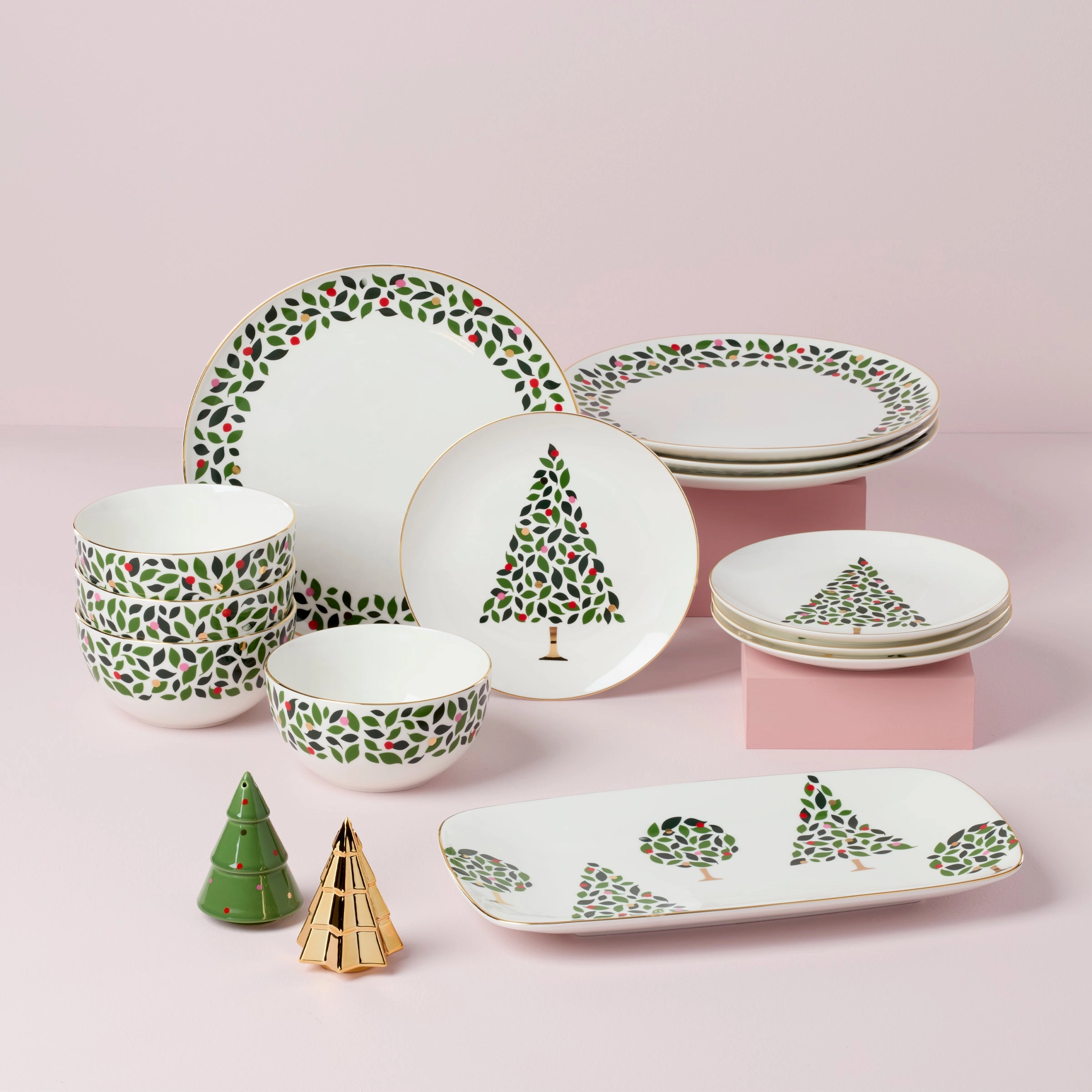 Evergreen Accent Plates - Set of 4