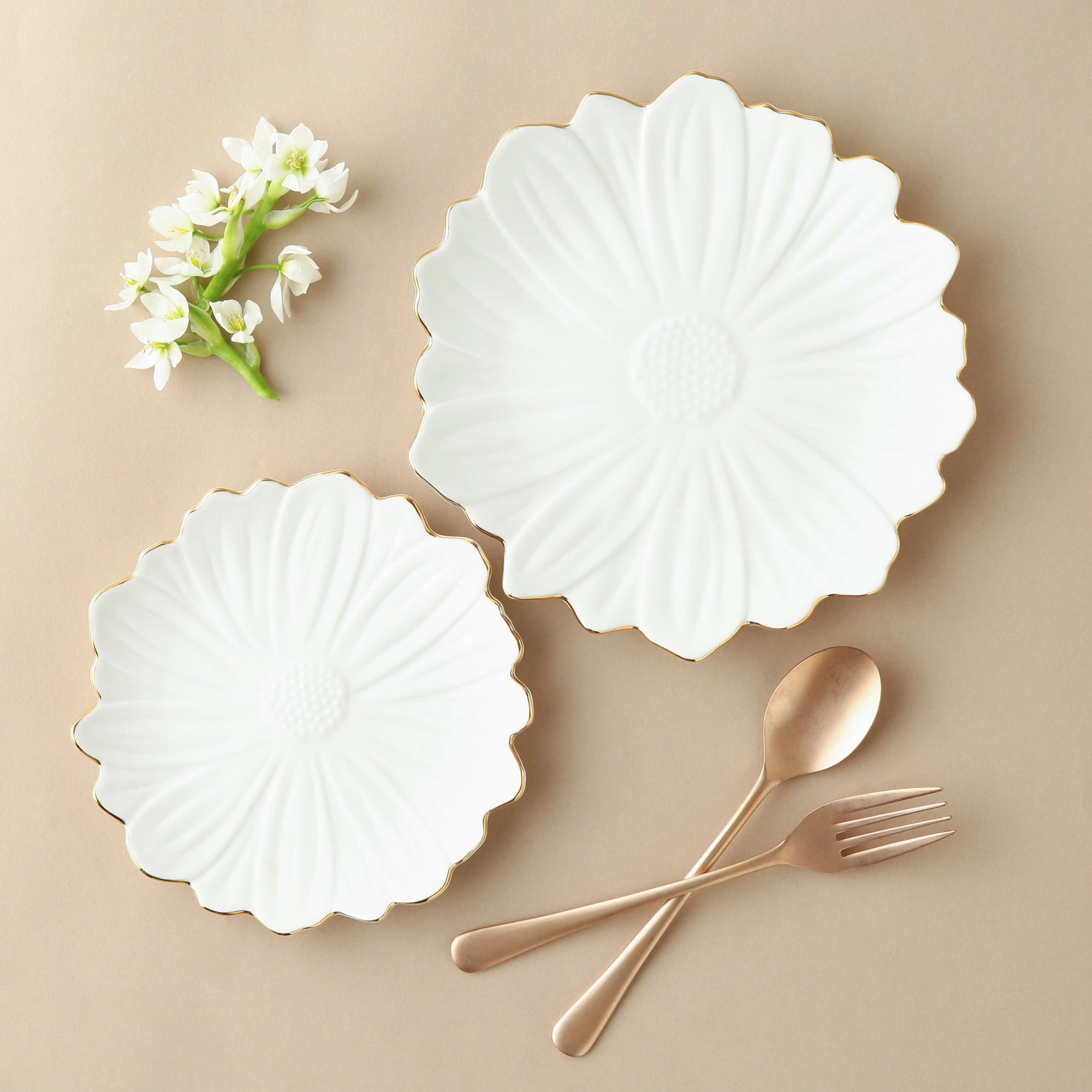 Flower Motif Plate Small White