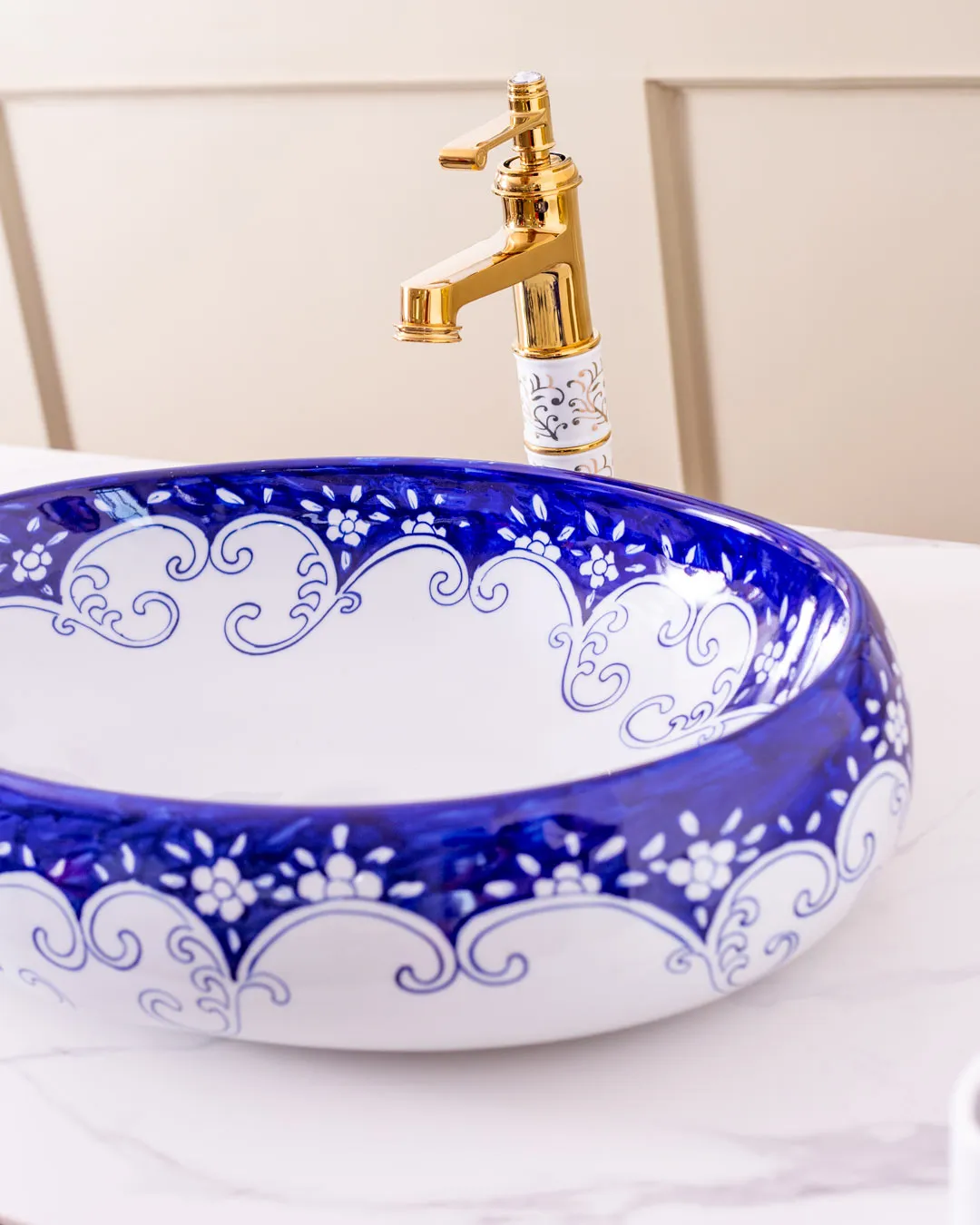 Fragrant Porcelain Counter Top Basin