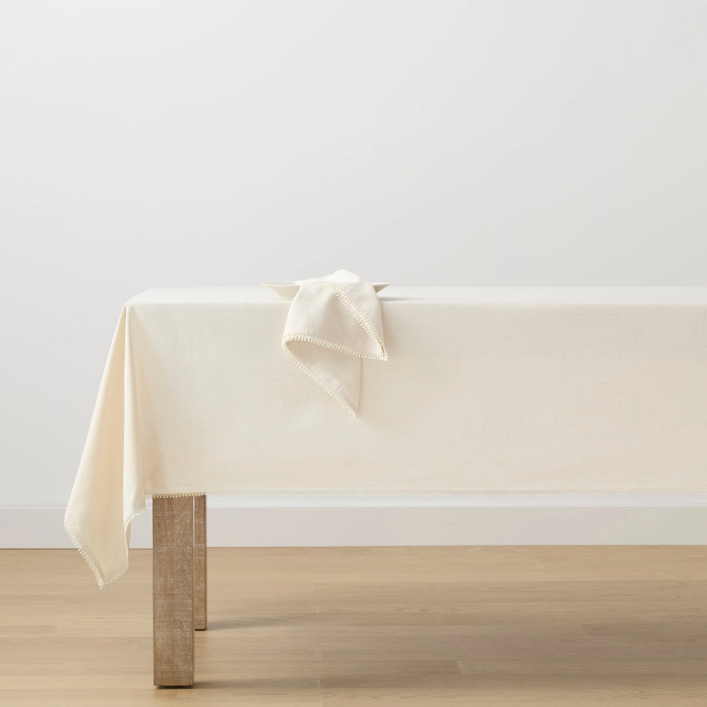 French Perle Natural 60X84 Tablecloth