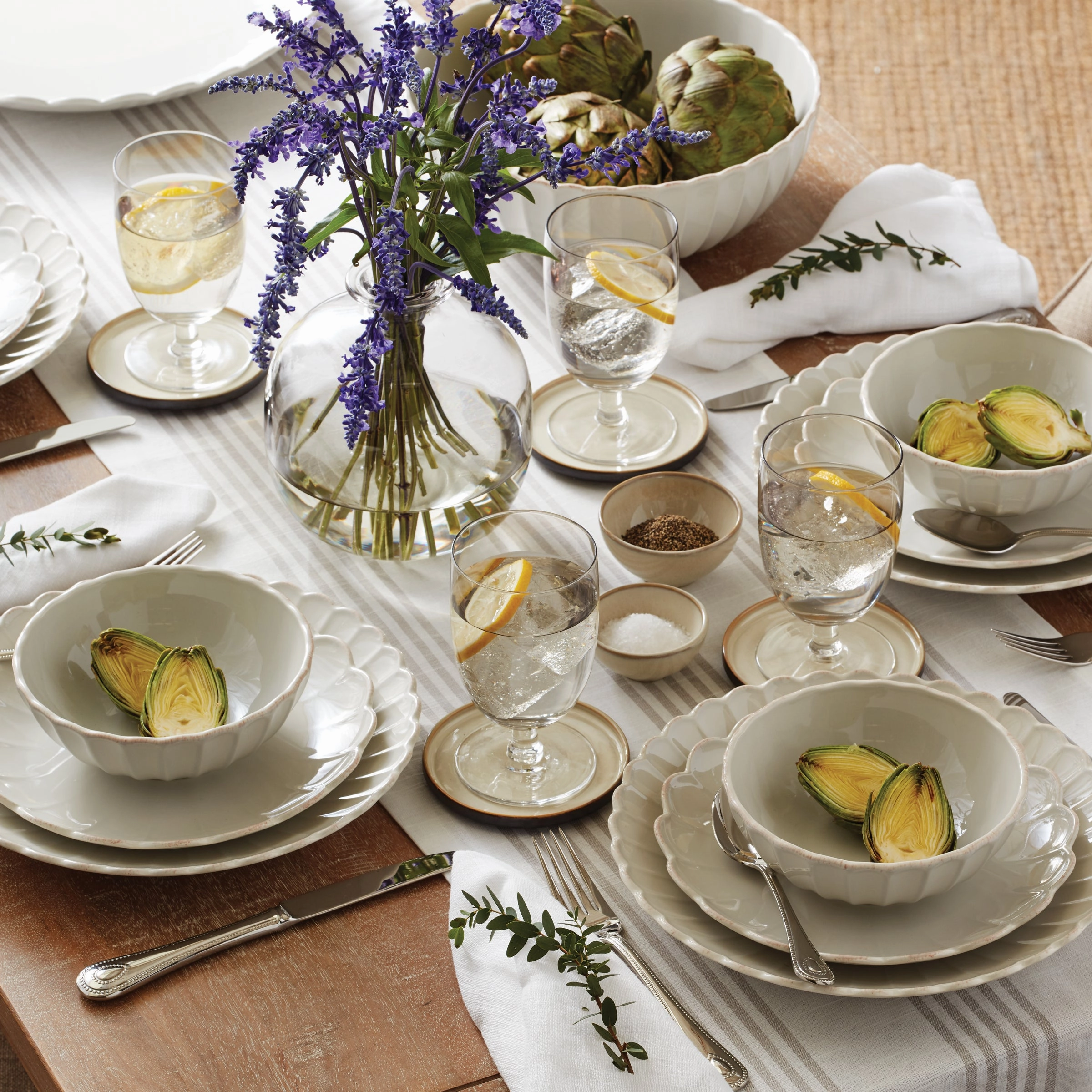 French Perle Scallop Accent Plates - Set of 4