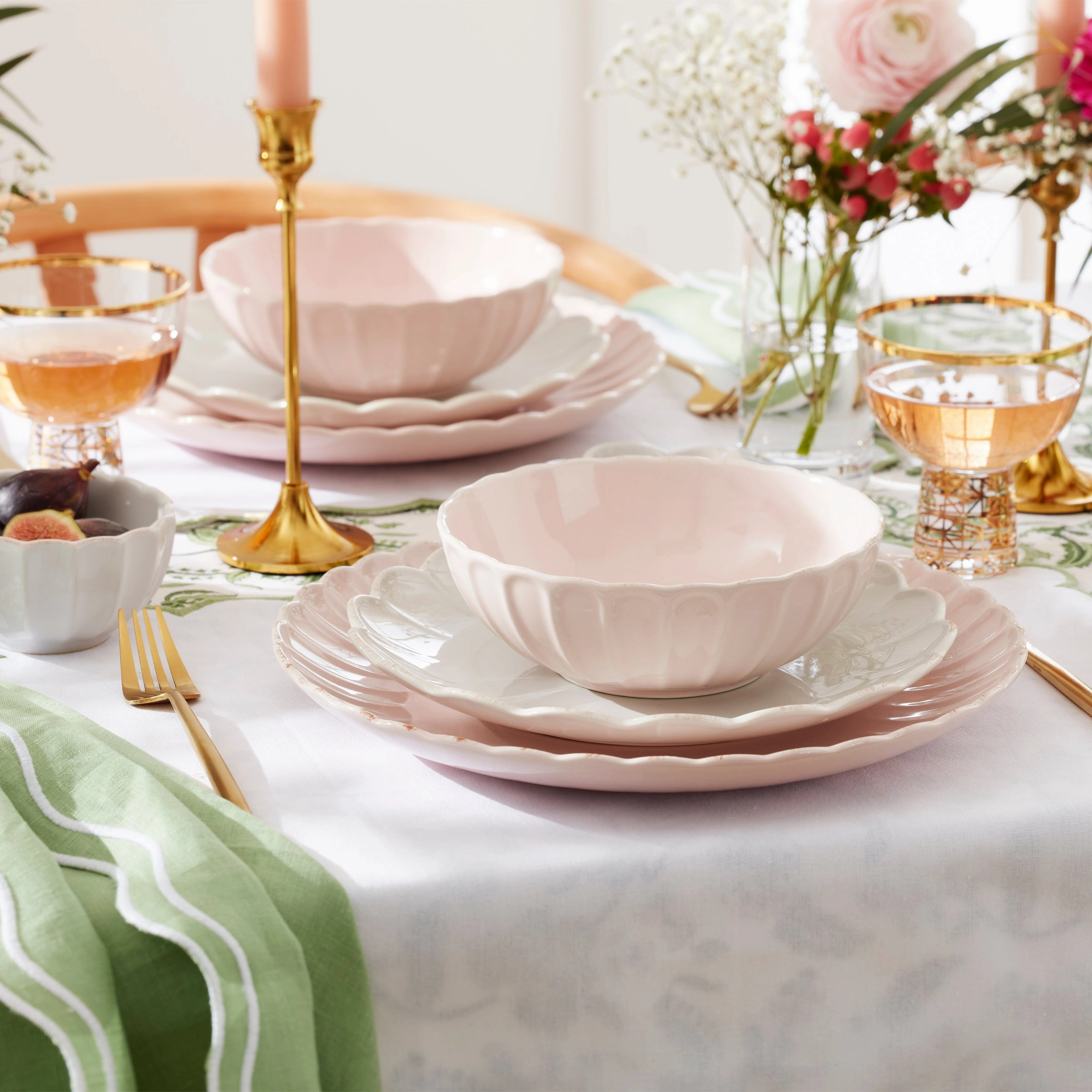 French Perle Scallop Accent Plates - Set of 4