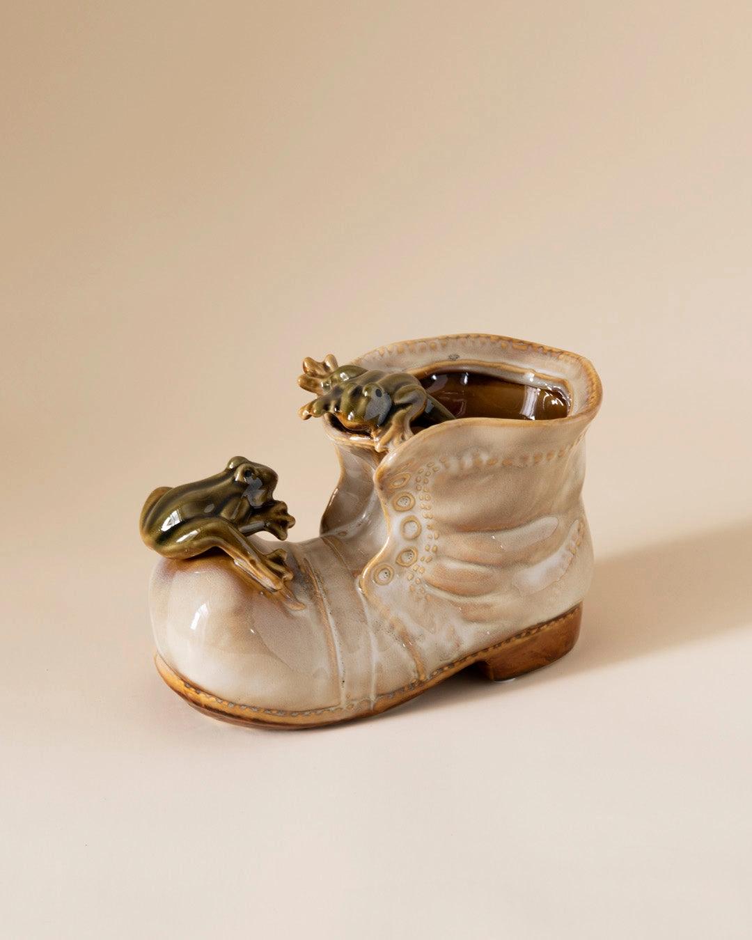 Frogs Boot Steps Decorative Accent - White