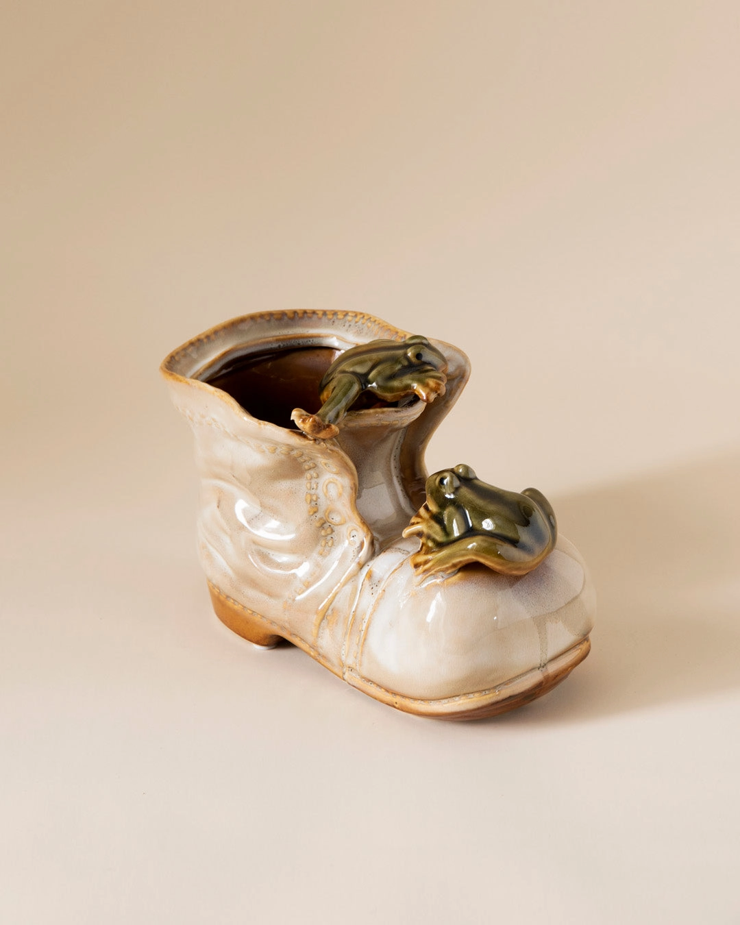 Frogs Boot Steps Decorative Accent - White