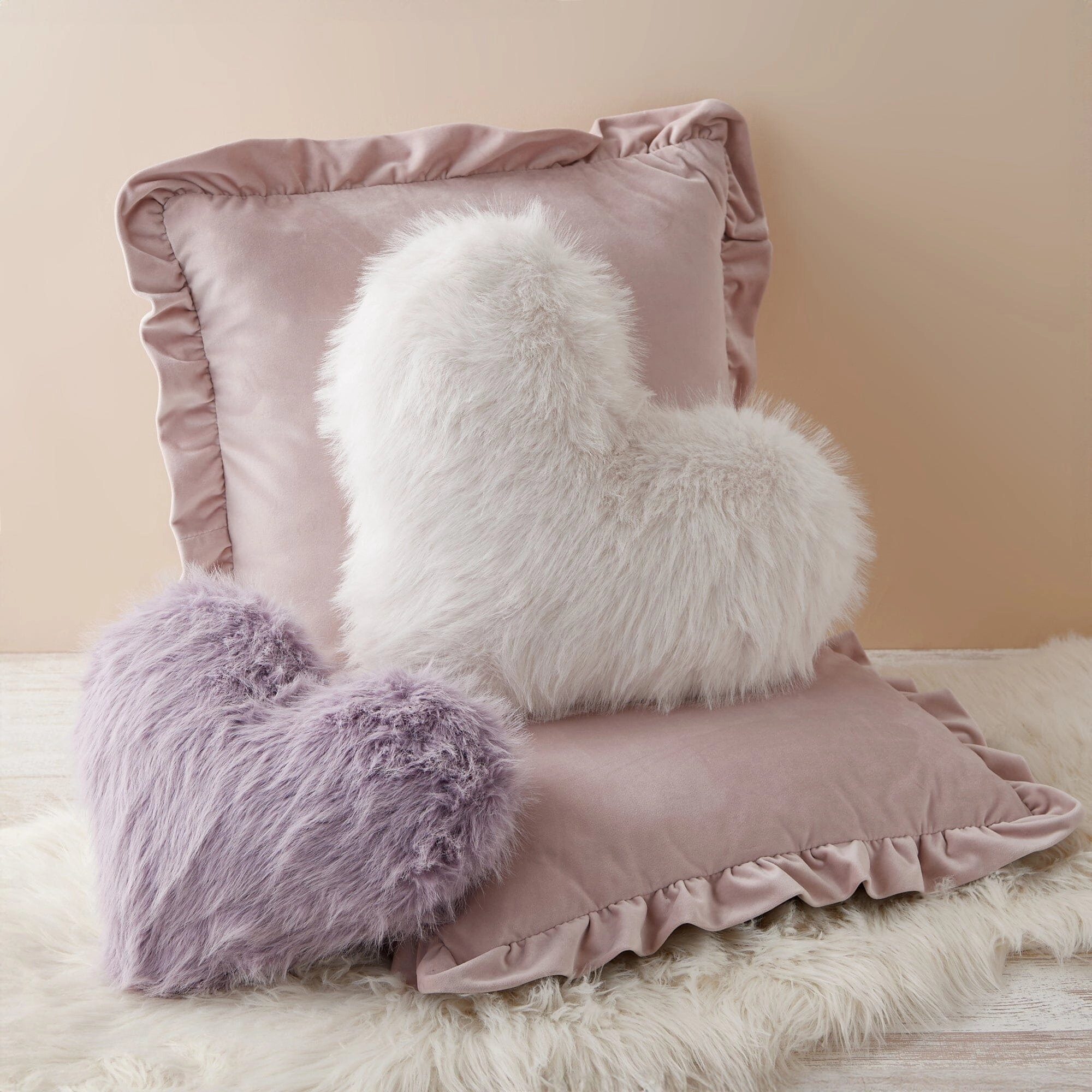 Fur Heart Cushion Medium Ivory