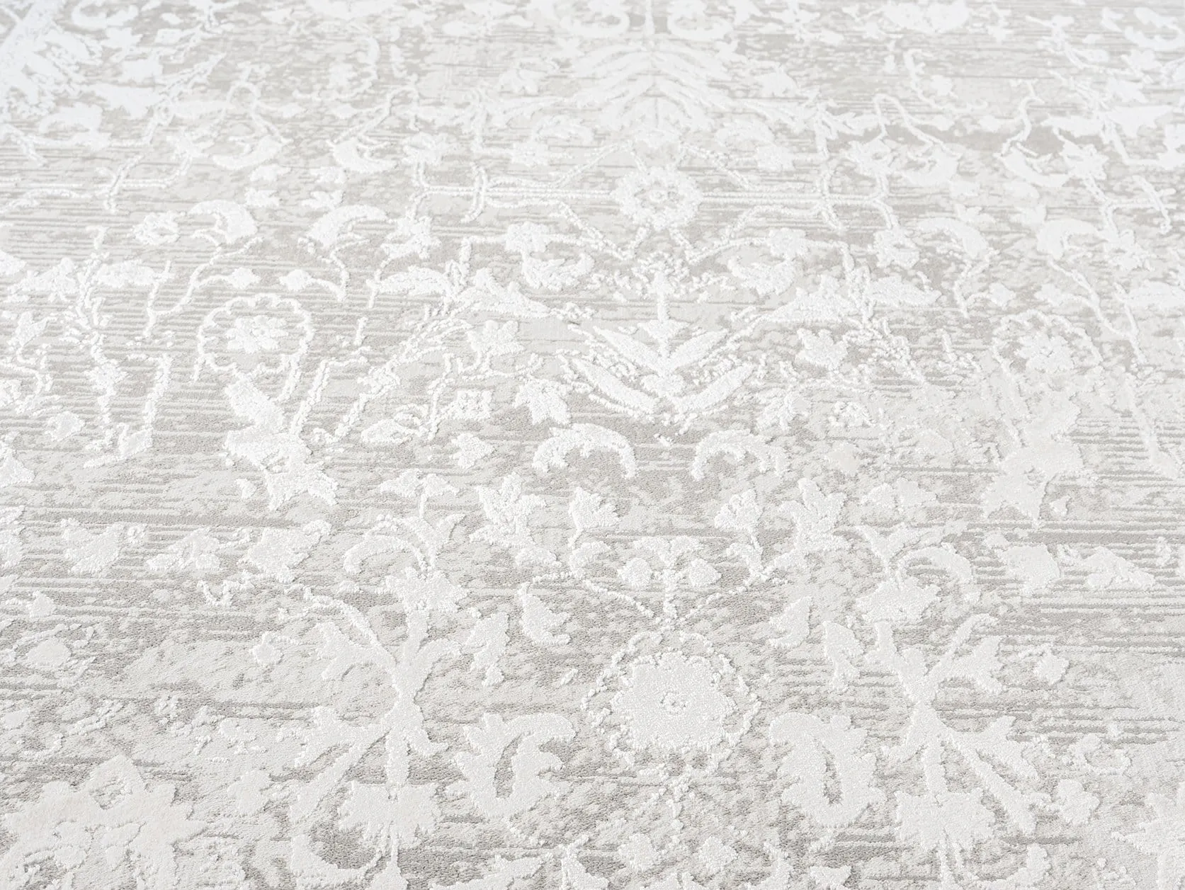 Gabriella Grey and Ivory Distressed Floral Rug *NO RETURNS UNLESS FAULTY