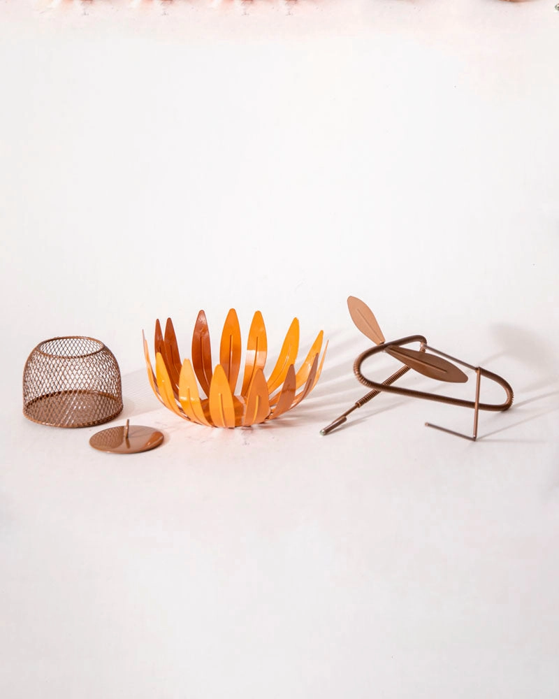 Garden Flower Bird Feeding Stand - Yellow