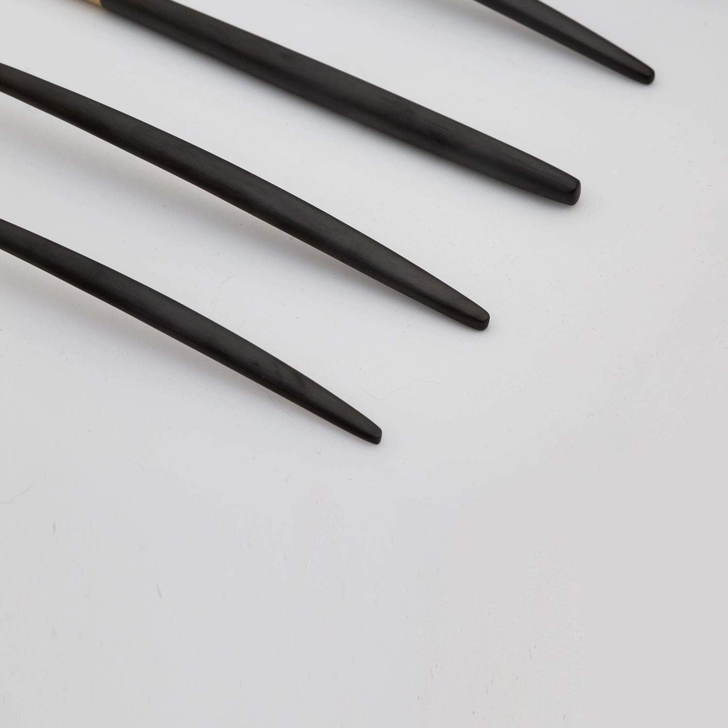 Gaze Black Champagne Satin 20 Piece Flatware Set