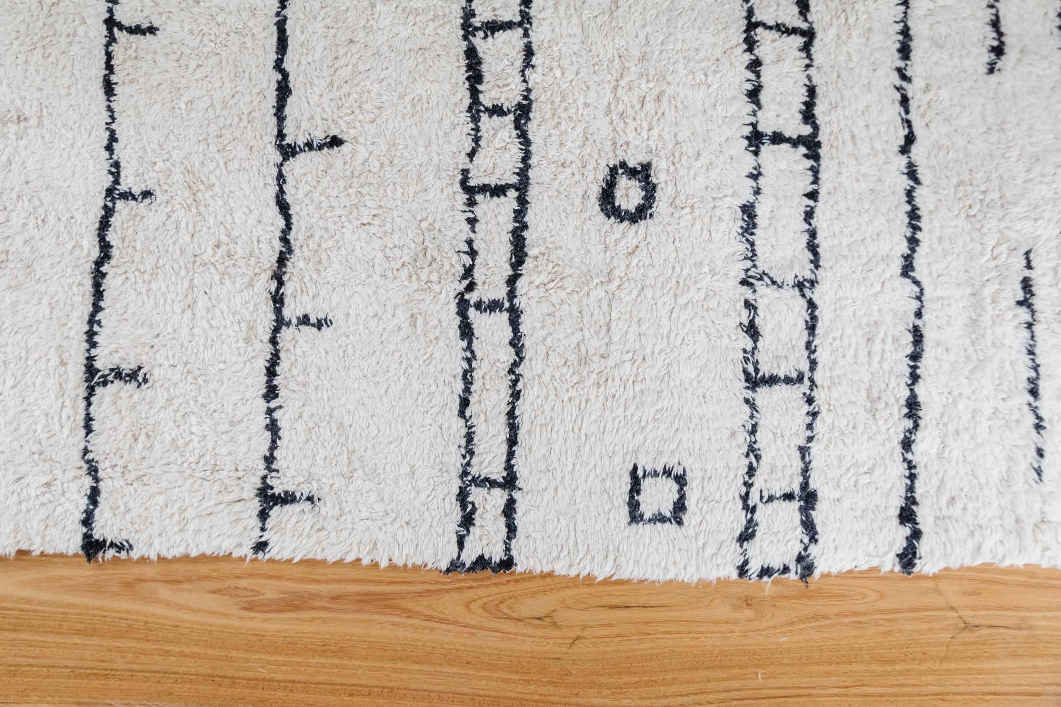 Gigi Black and Ivory Tribal Washable Berber Rug *NO RETURNS UNLESS FAULTY