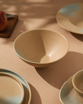 Golden Drift Matte Serving Bowlmodern kitchen decor ,kitchen dinner set ,dinnerware 