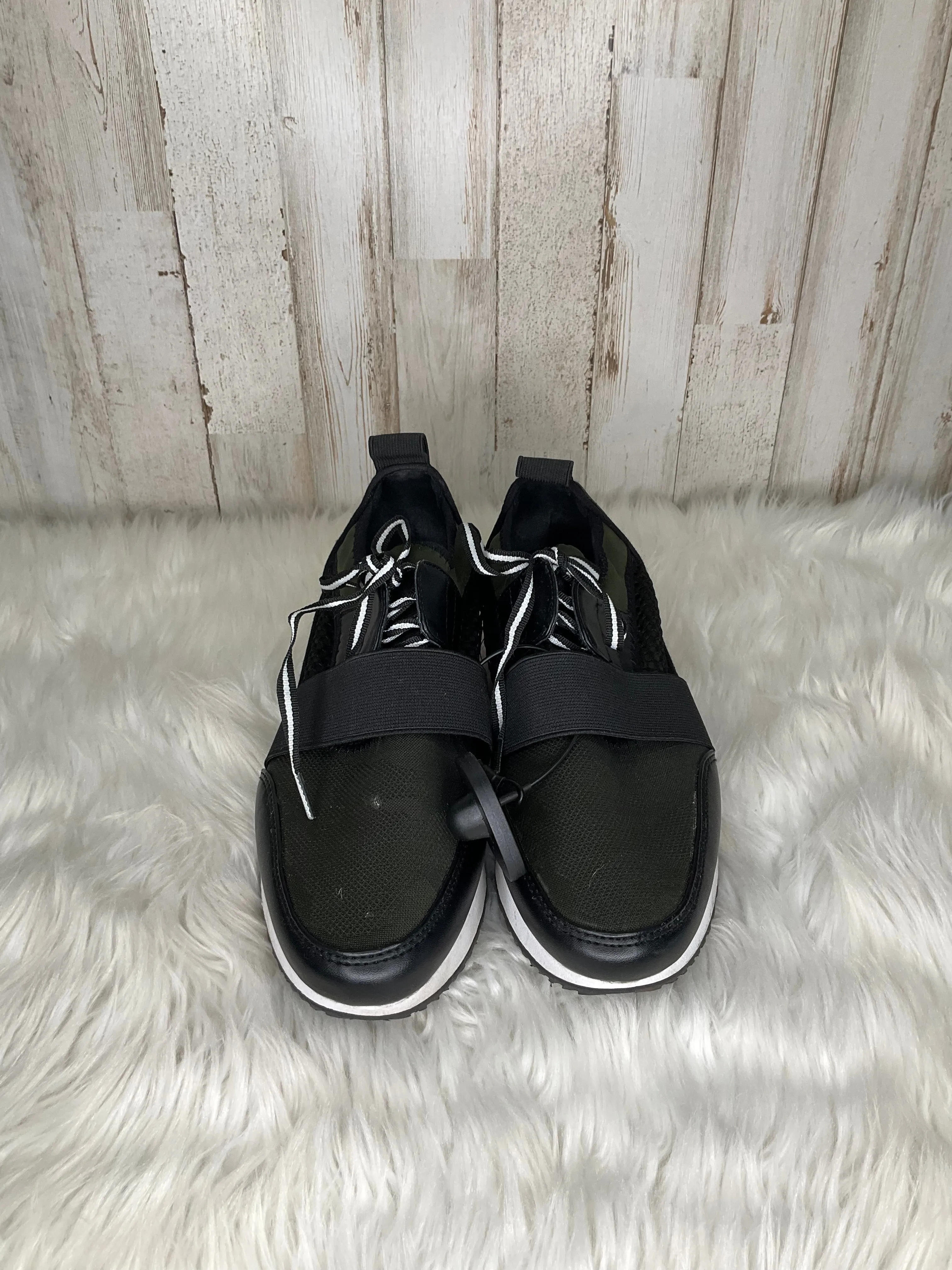 Green Shoes Sneakers Steve Madden, Size 8 steve madden
