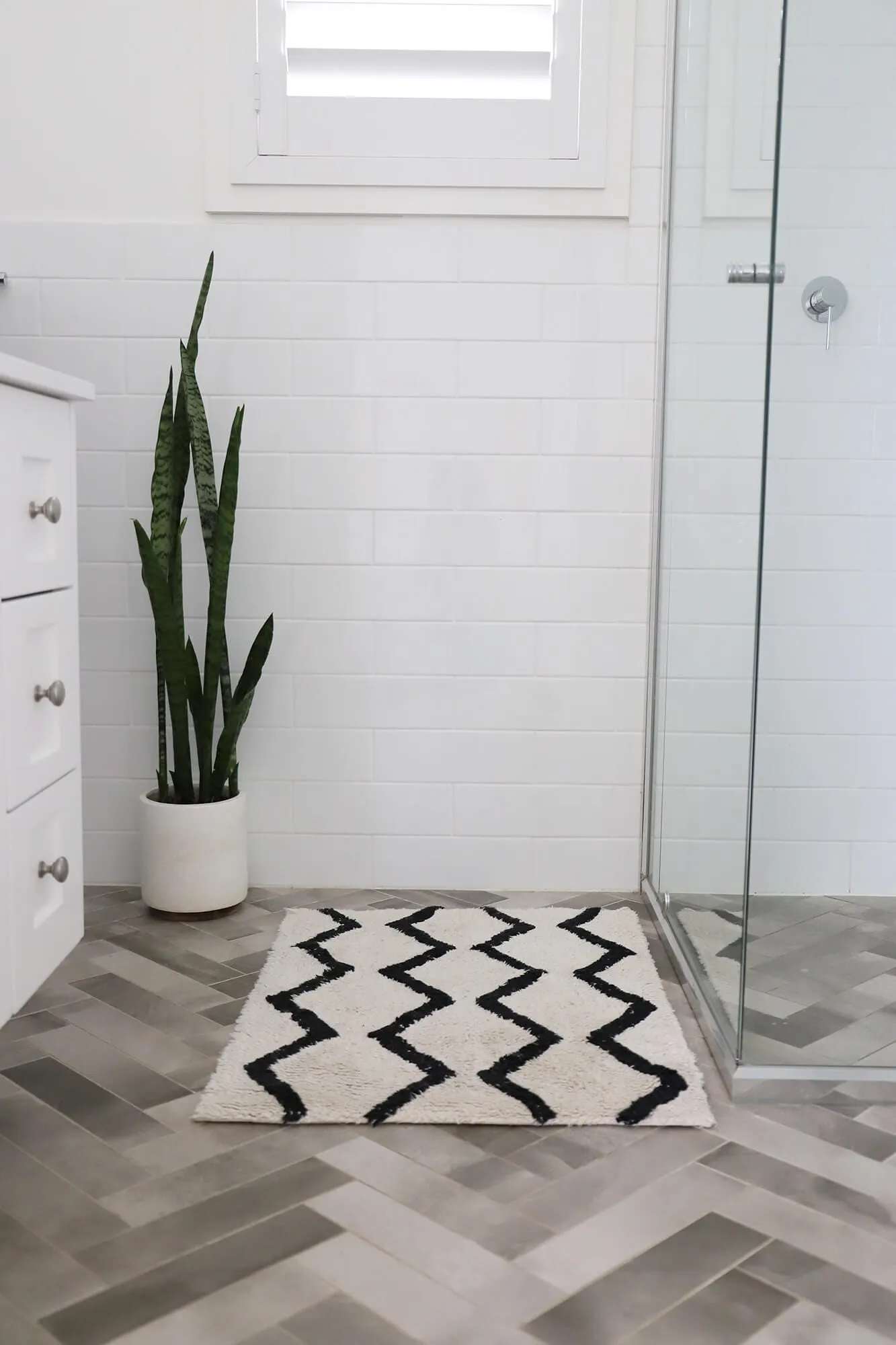 Hayley Black and Ivory Tribal Washable Berber Bath Mat *NO RETURNS UNLESS FAULTY
