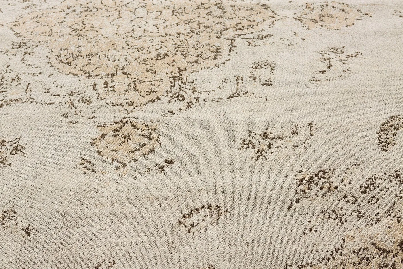 Helena White and Peach Turkish Style Distressed Rug *NO RETURNS UNLESS FAULTY
