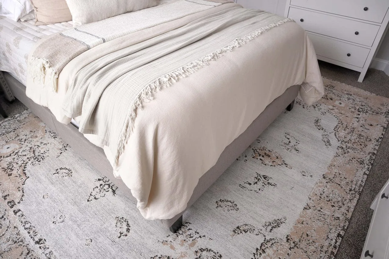 Helena White and Peach Turkish Style Distressed Rug *NO RETURNS UNLESS FAULTY