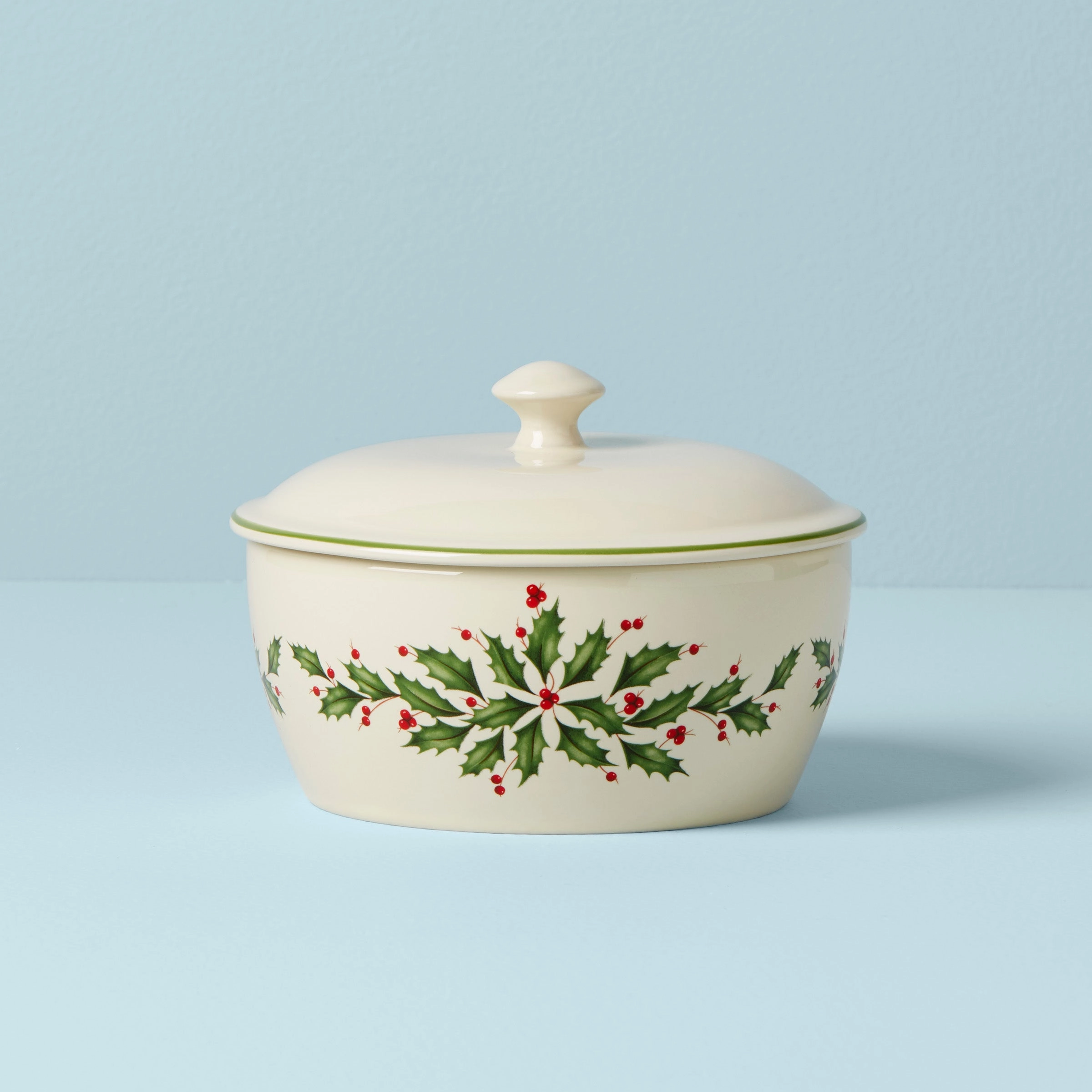 Holiday Covered Casserolemodern kitchen decor ,kitchen dinner set ,dinnerware 