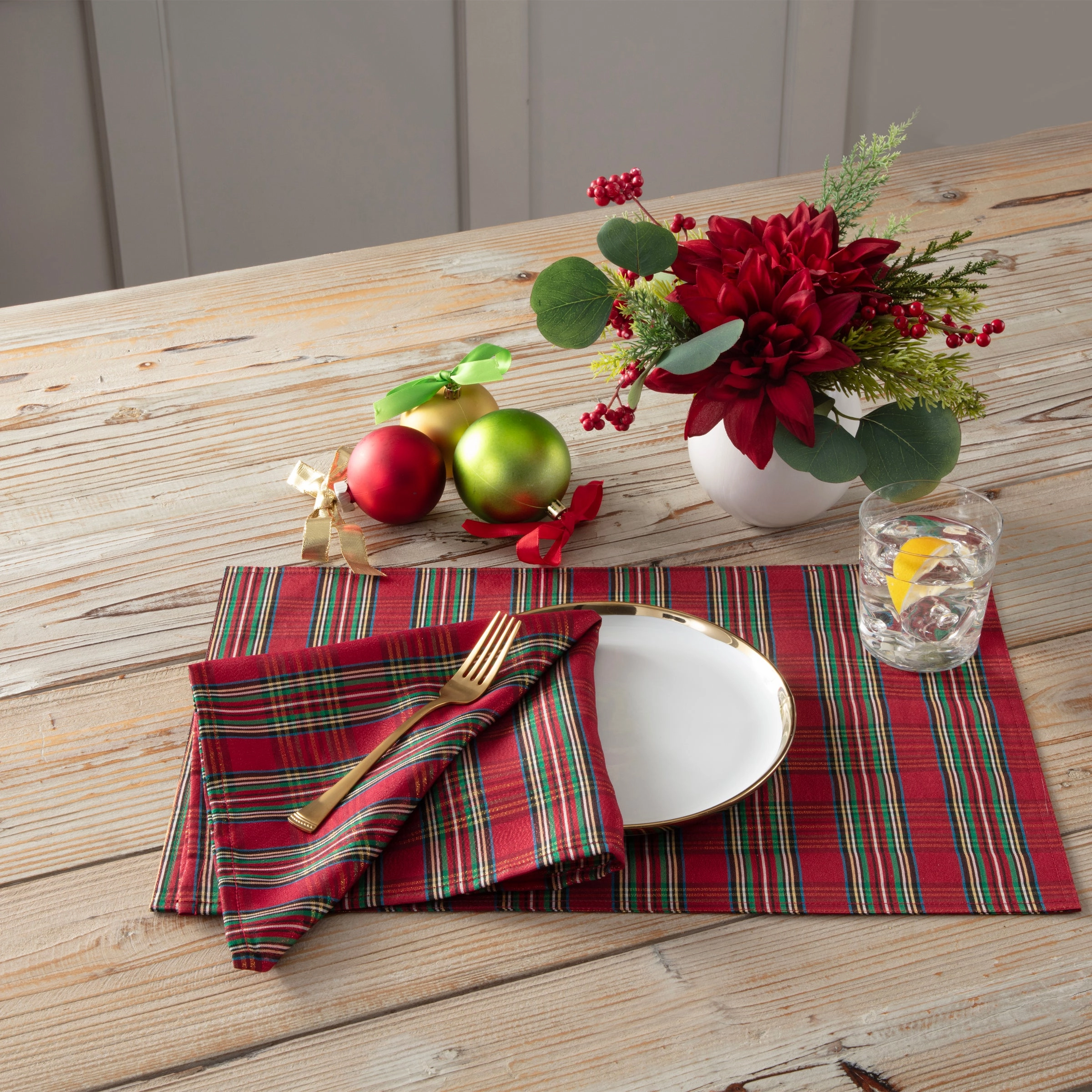 Holiday Nouveau Dazzle Dinner Napkins - Set Of 4