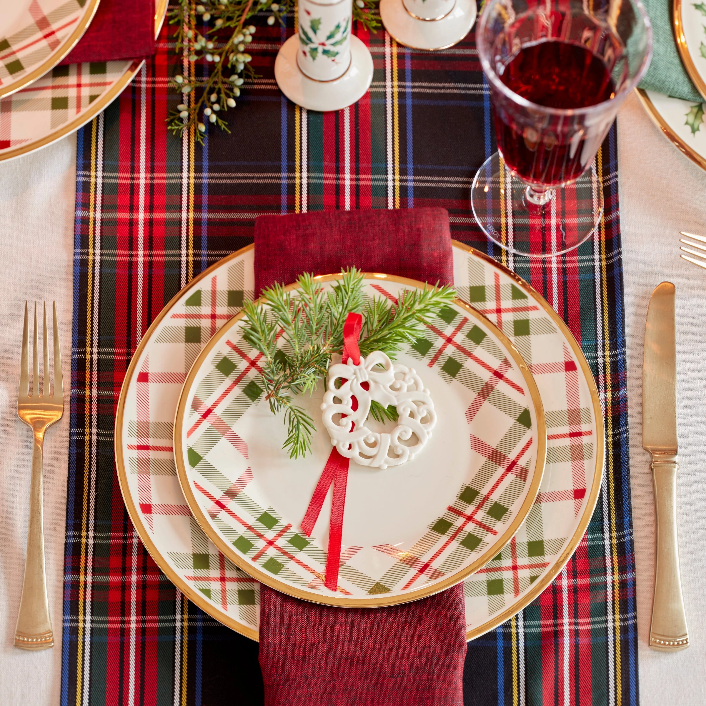 Holiday Plaid Dinner Plates - Set of 4