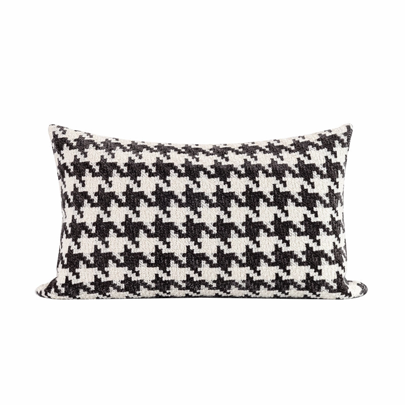 Hounds Tooth Pattern Throw Cushion