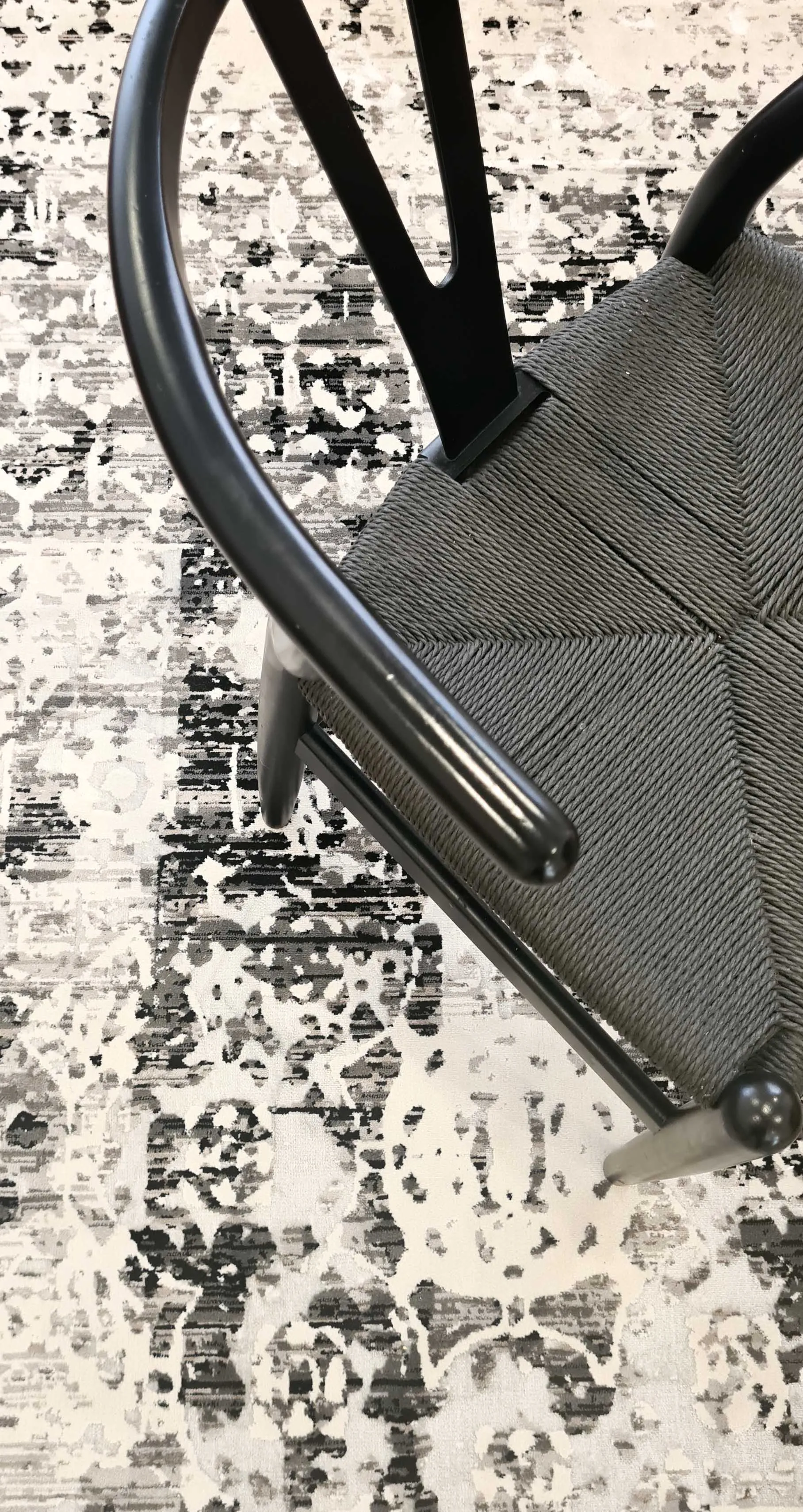 Imran Black Grey And Ivory Traditional Distressed Rug *NO RETURNS UNLESS FAULTY