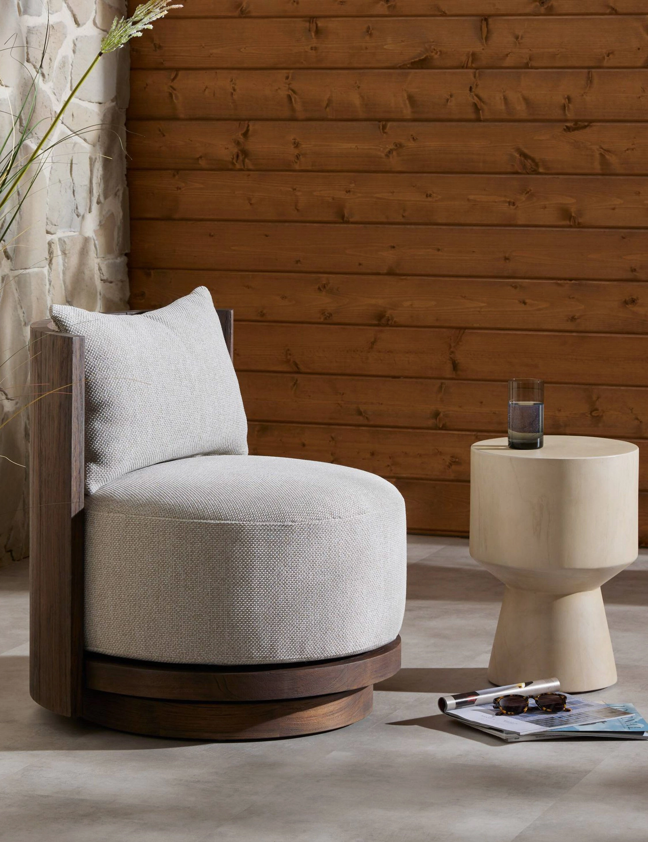 Insfran Outdoor Swivel Chair