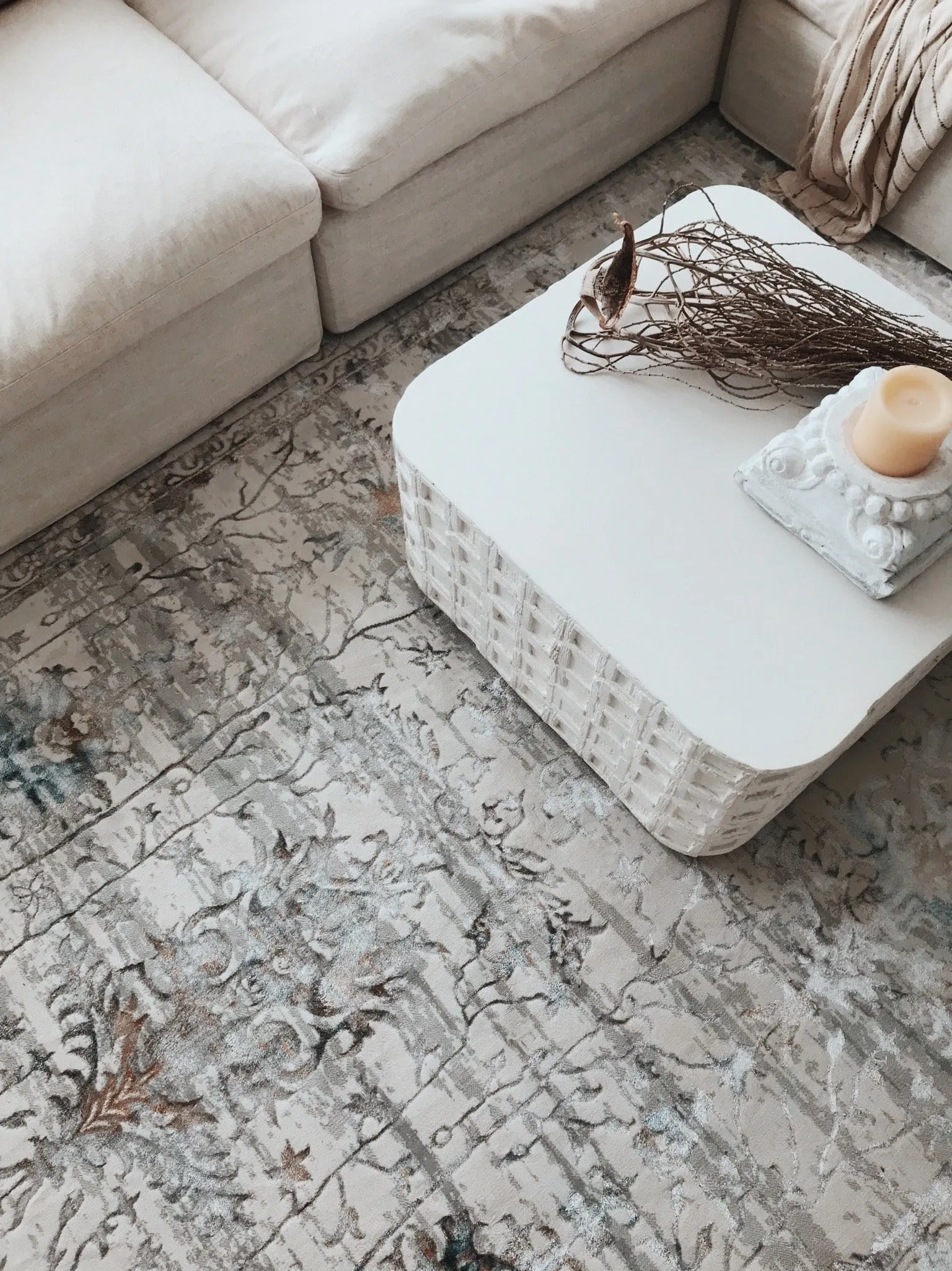 Jodhi Cream Blue And Tan Lustrous Traditional Rug *NO RETURNS UNLESS FAULTY