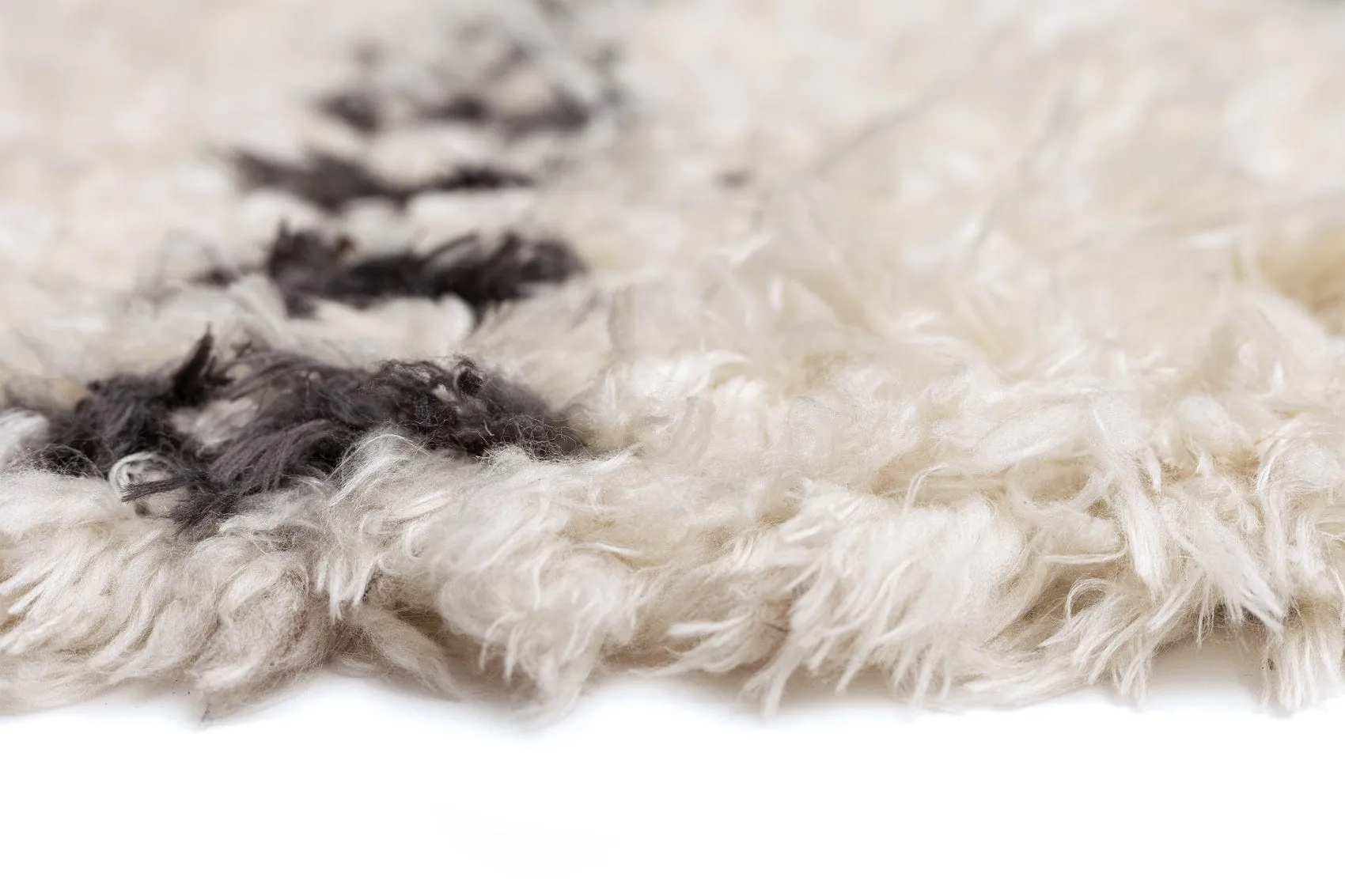 Kandake Cream & Black Tribal Shag Rug *NO RETURNS UNLESS FAULTY