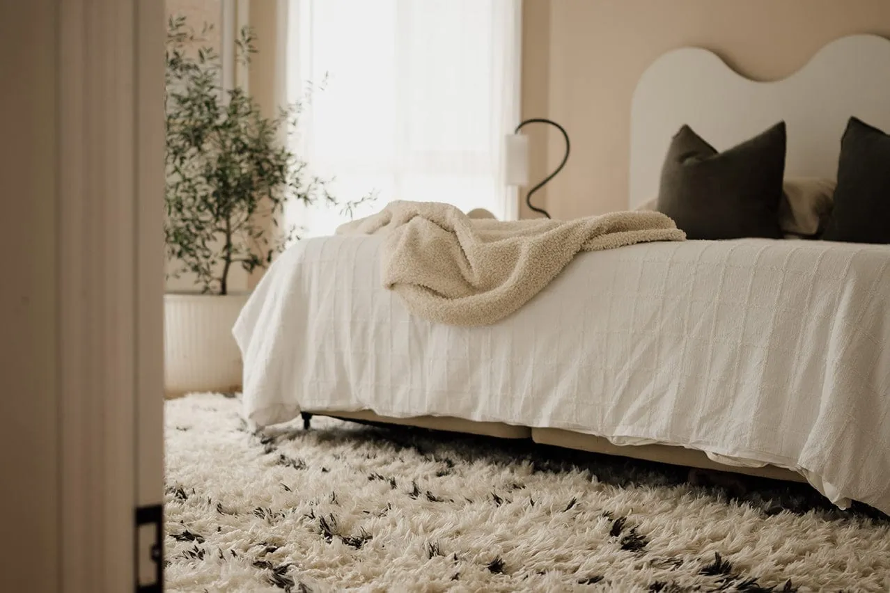 Kandake Cream & Black Tribal Shag Rug *NO RETURNS UNLESS FAULTY