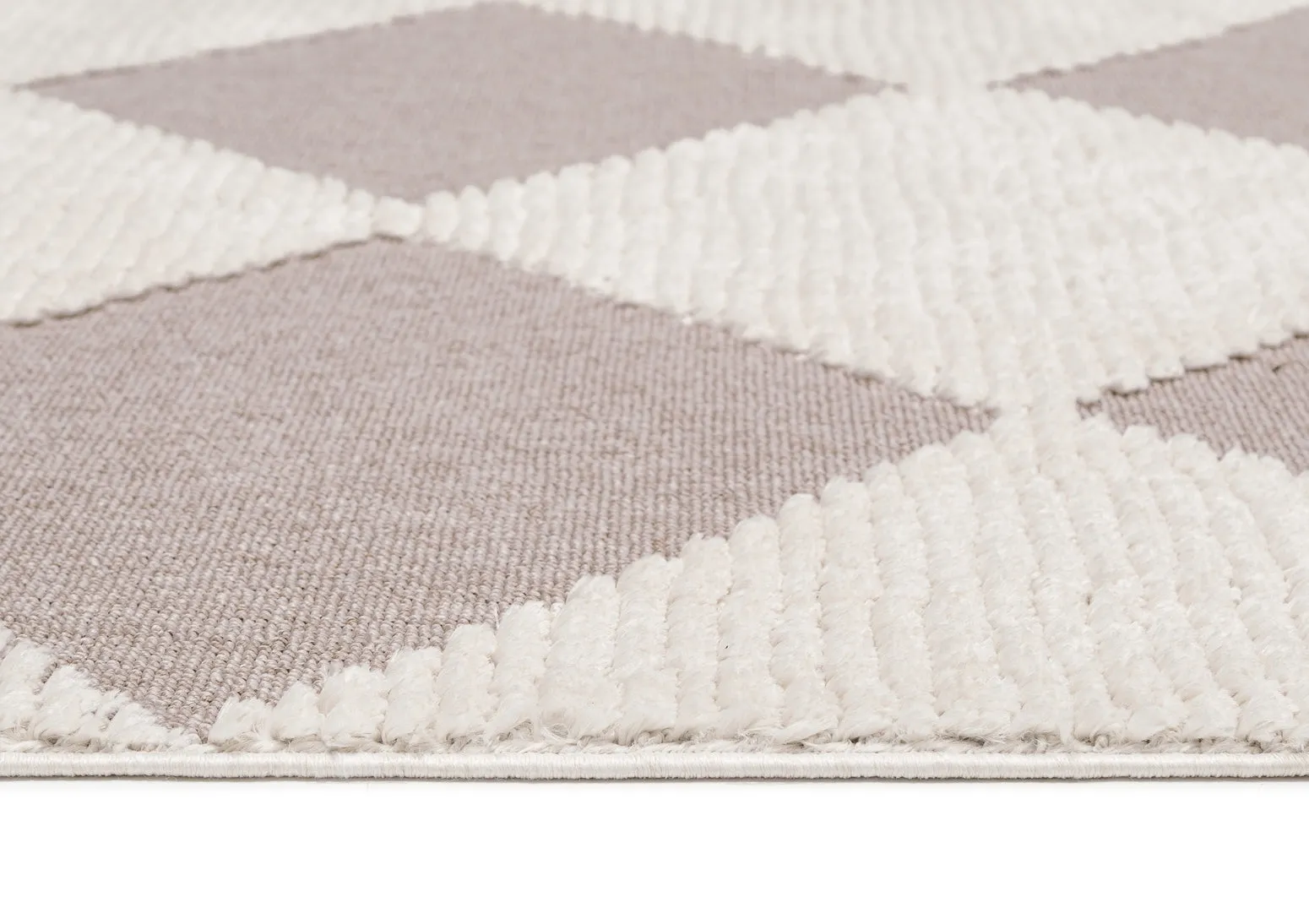 Kelsey Ivory and Beige Checkered Rug *NO RETURNS UNLESS FAULTY