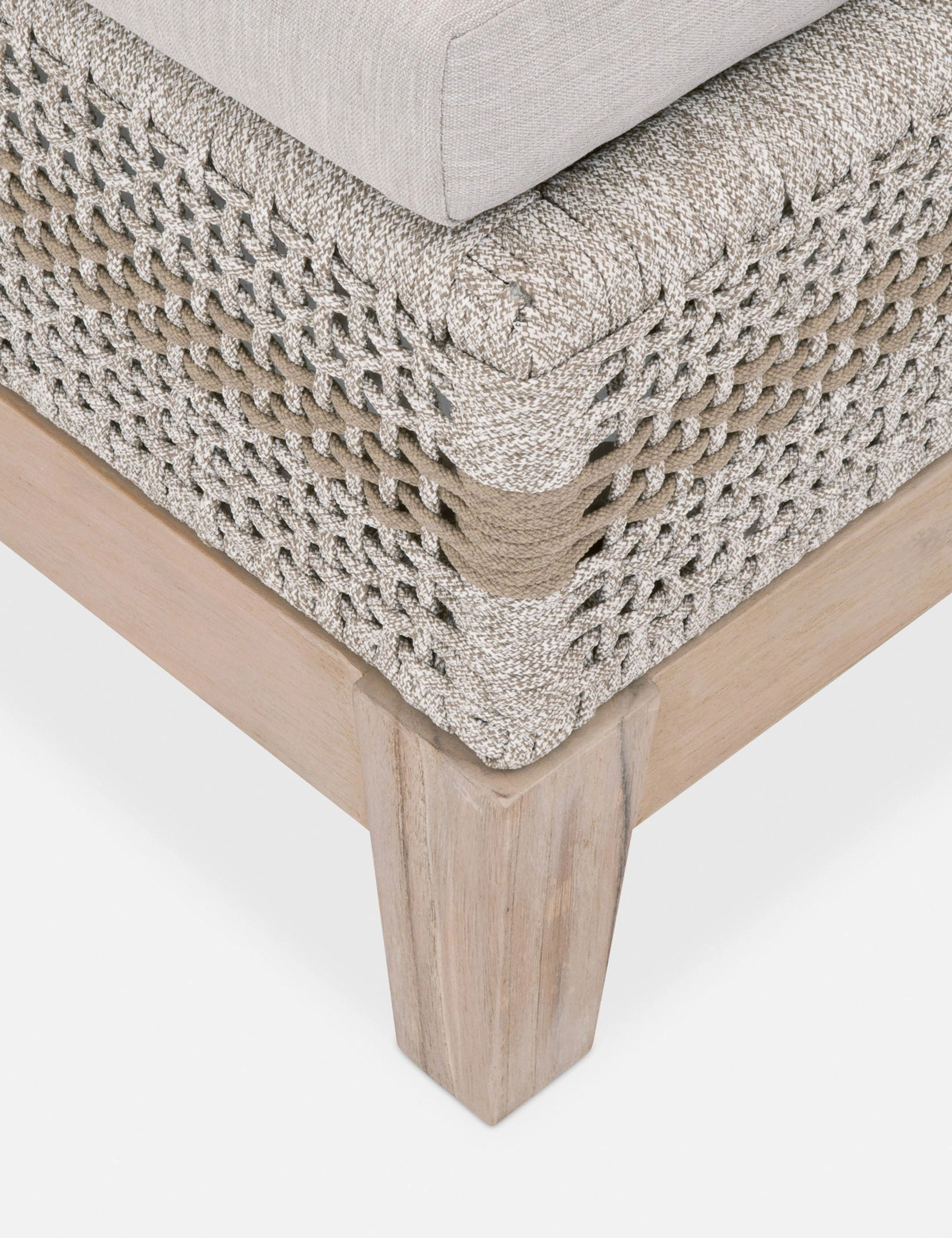 Kinnda Indoor / Outdoor Chaise Lounge