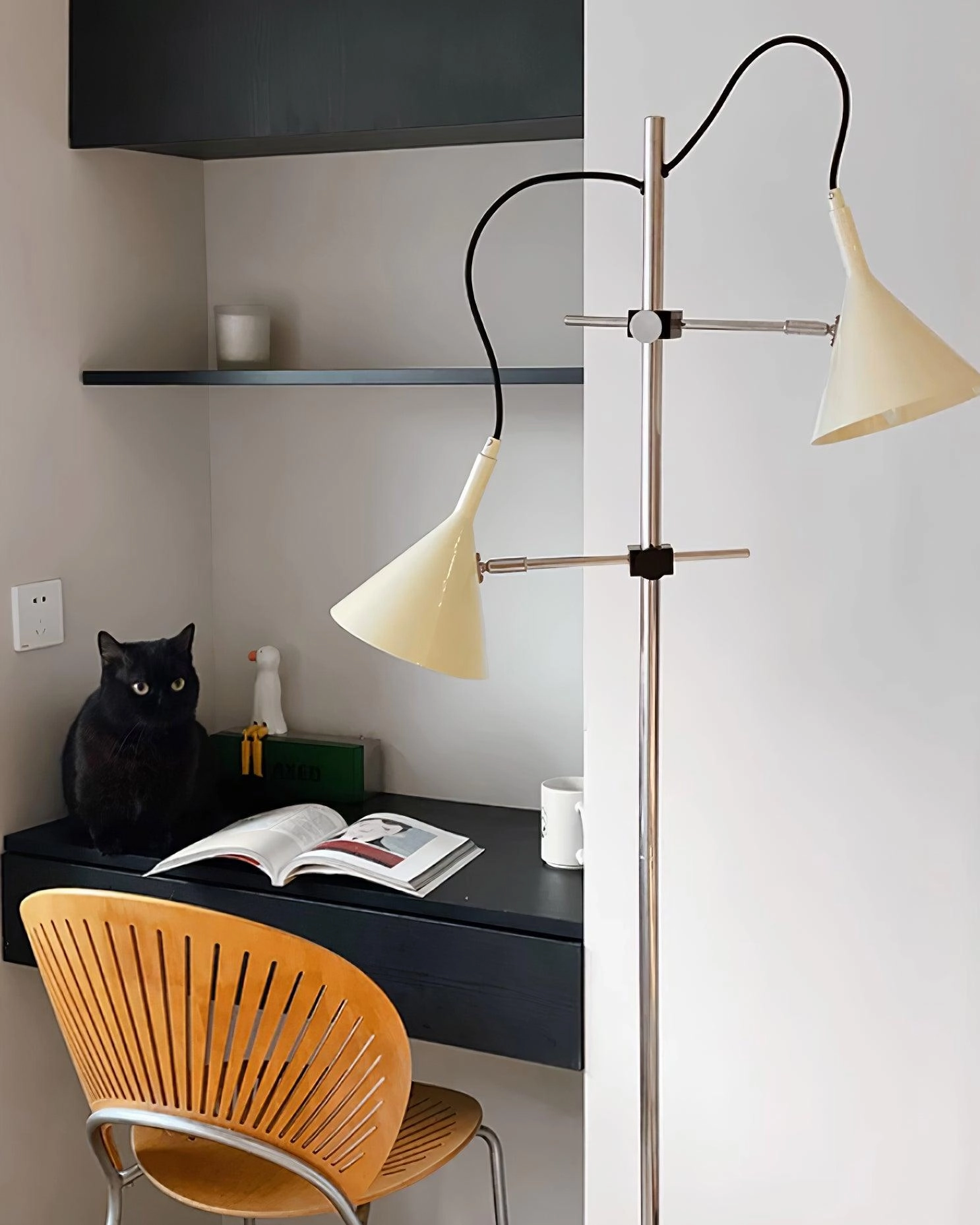 Laiton Floor Lamp