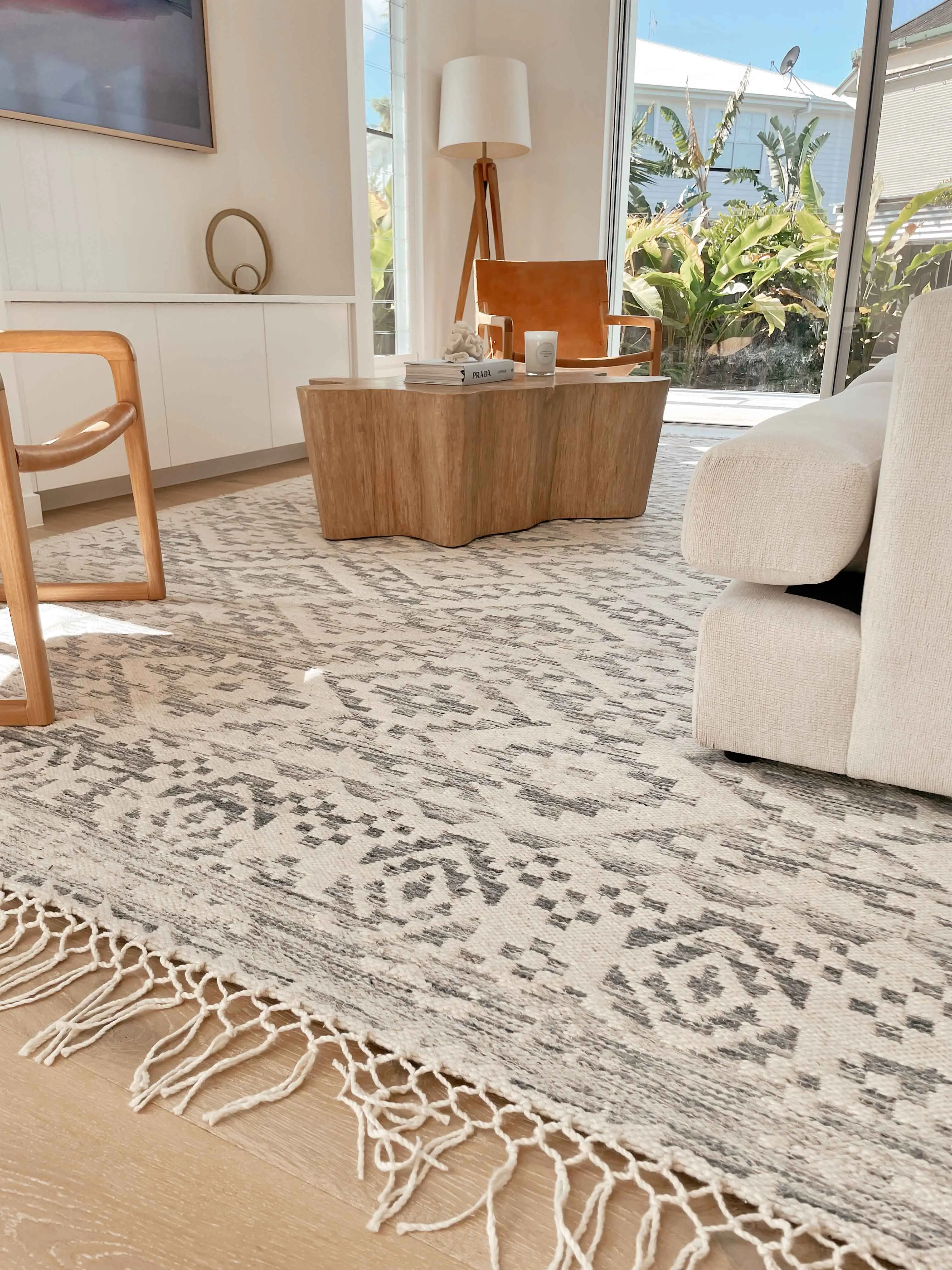 Larissa Blue and Ivory Rug *NO RETURNS UNLESS FAULTY