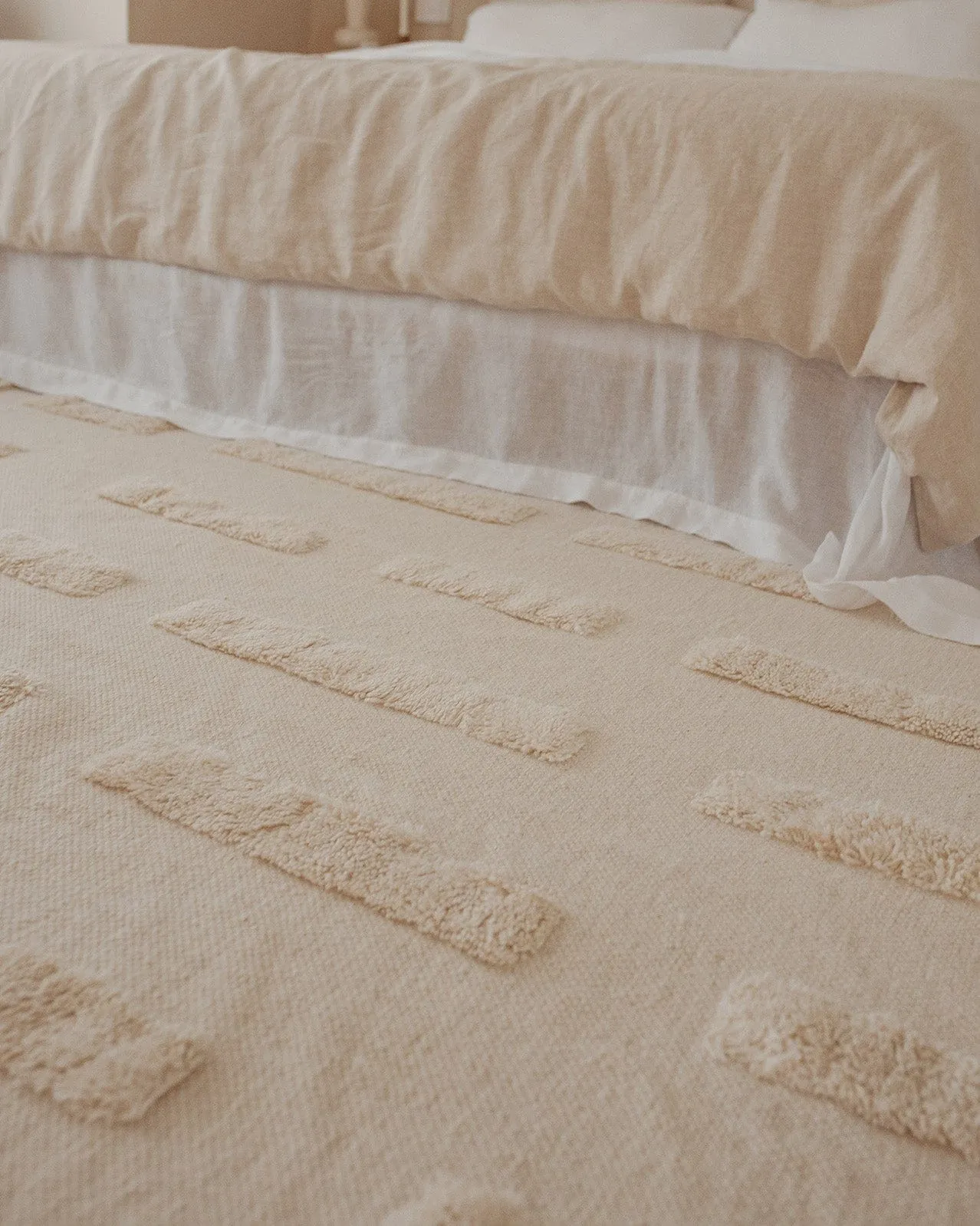 Lauren Cream Tufted Wool Rug *NO RETURNS UNLESS FAULTY