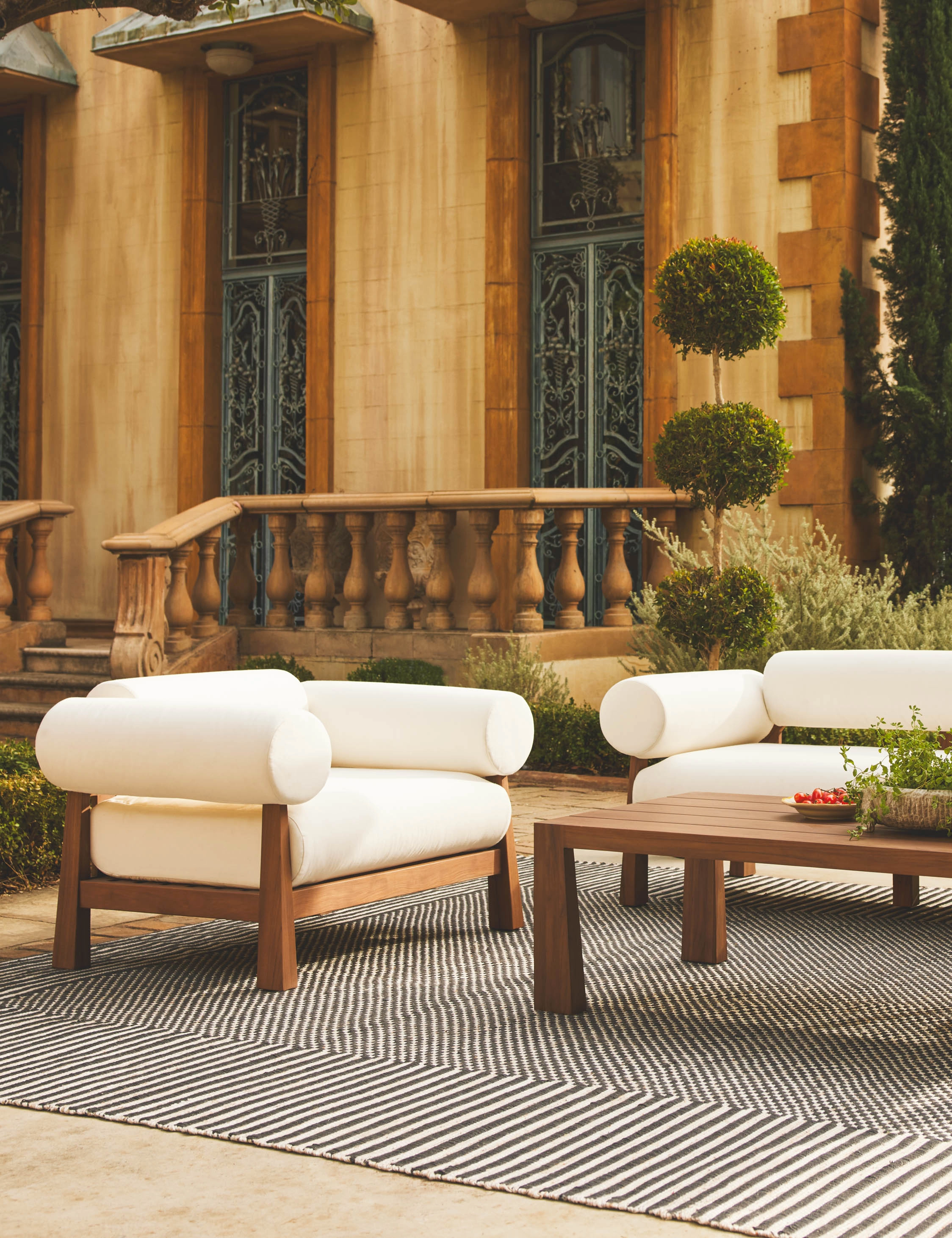 Lavinia Handwoven Indoor / Outdoor Rug