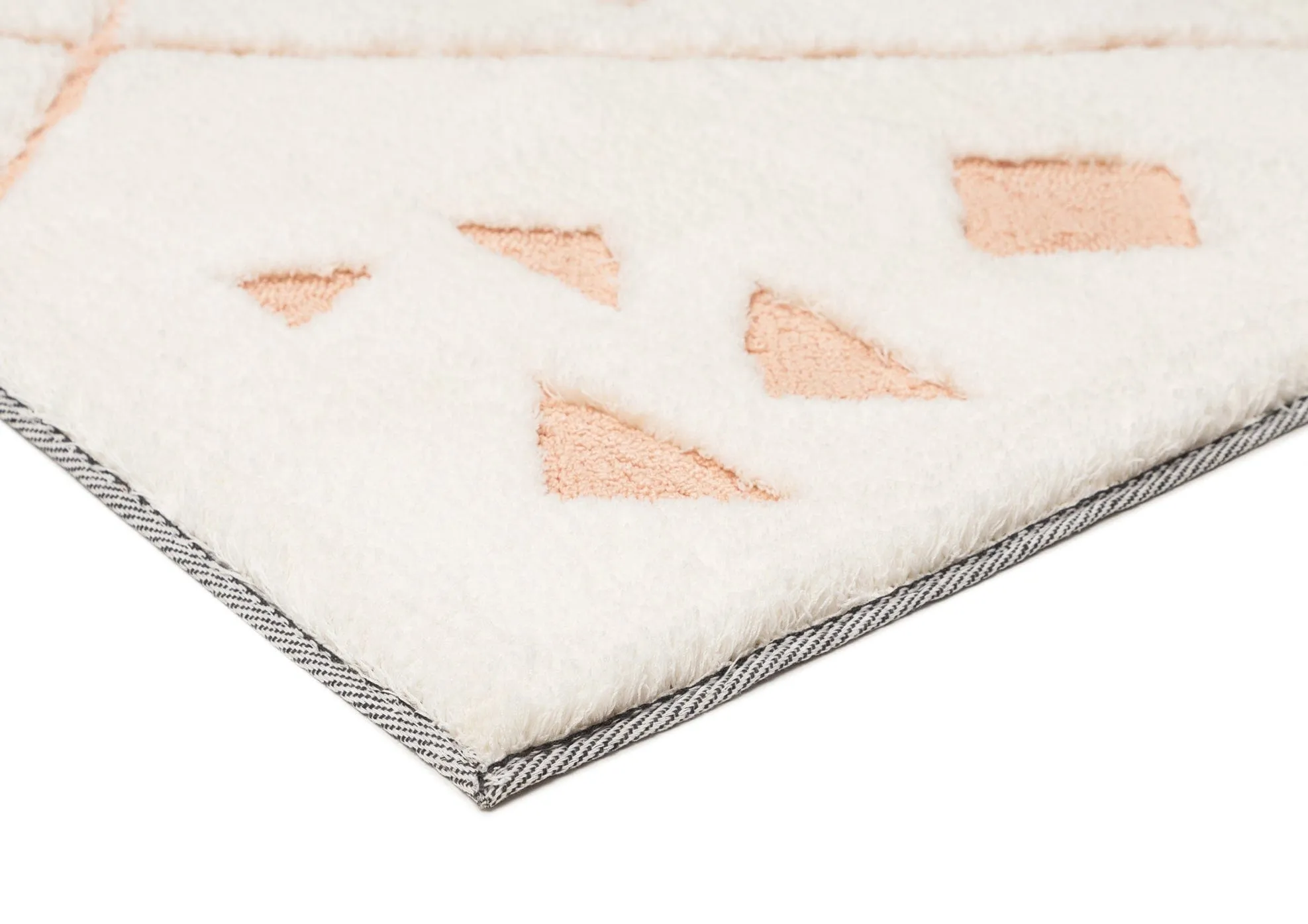 Leesha Cream and Peach Tribal Shag Rug *NO RETURNS UNLESS FAULTY