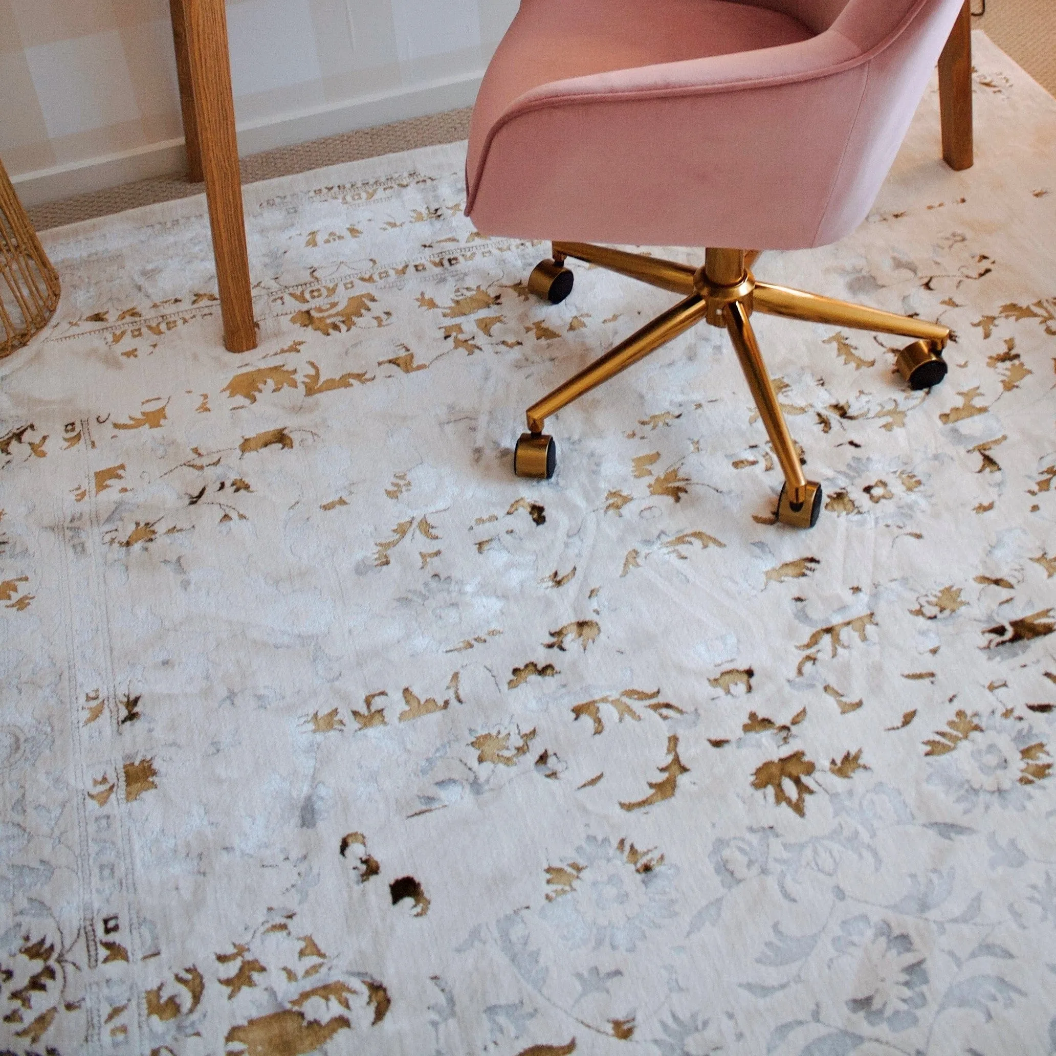 Lindy Cream Ivory And Gold Traditional Floral Rug *NO RETURNS UNLESS FAULTY