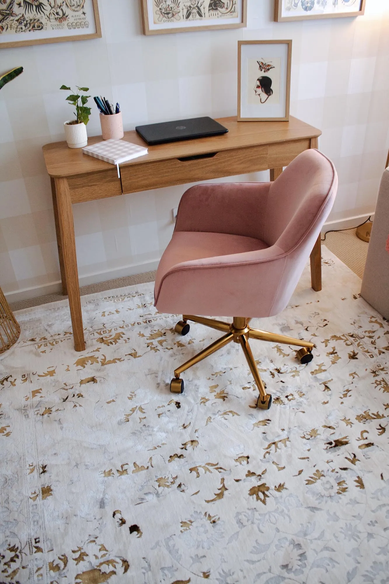Lindy Cream Ivory And Gold Traditional Floral Rug *NO RETURNS UNLESS FAULTY